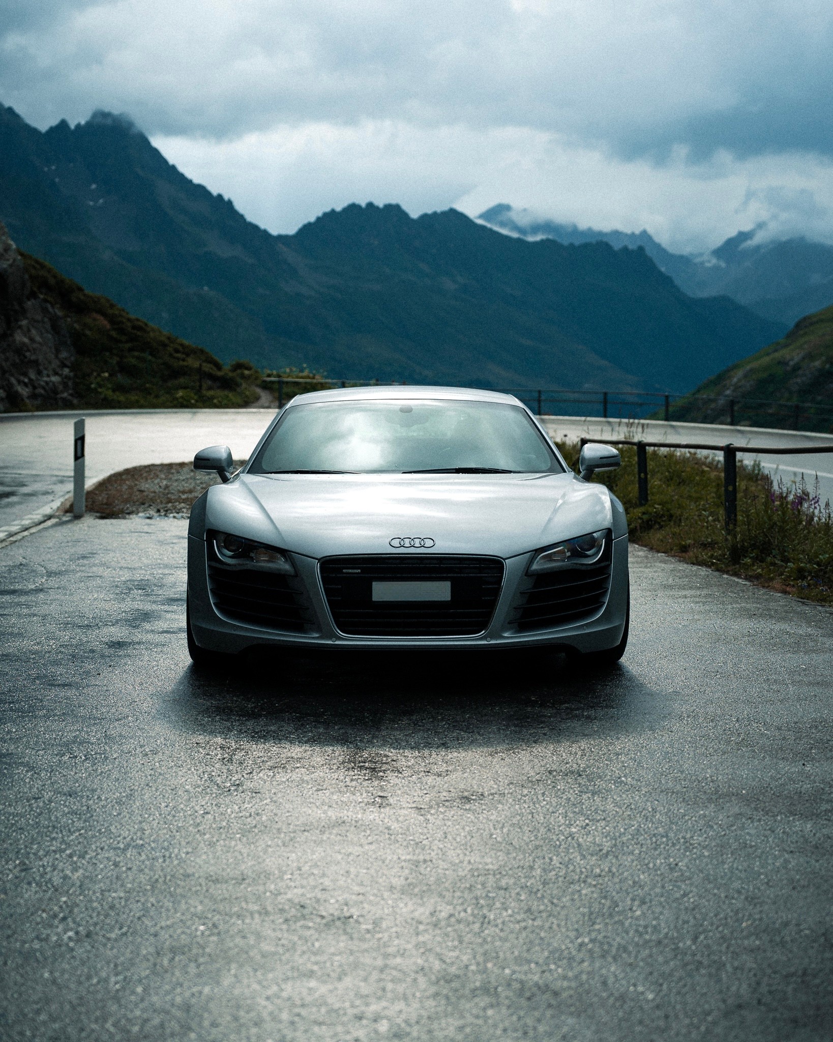 AUDI 4.2 FSI V8 quattro R-Tronic-image-1