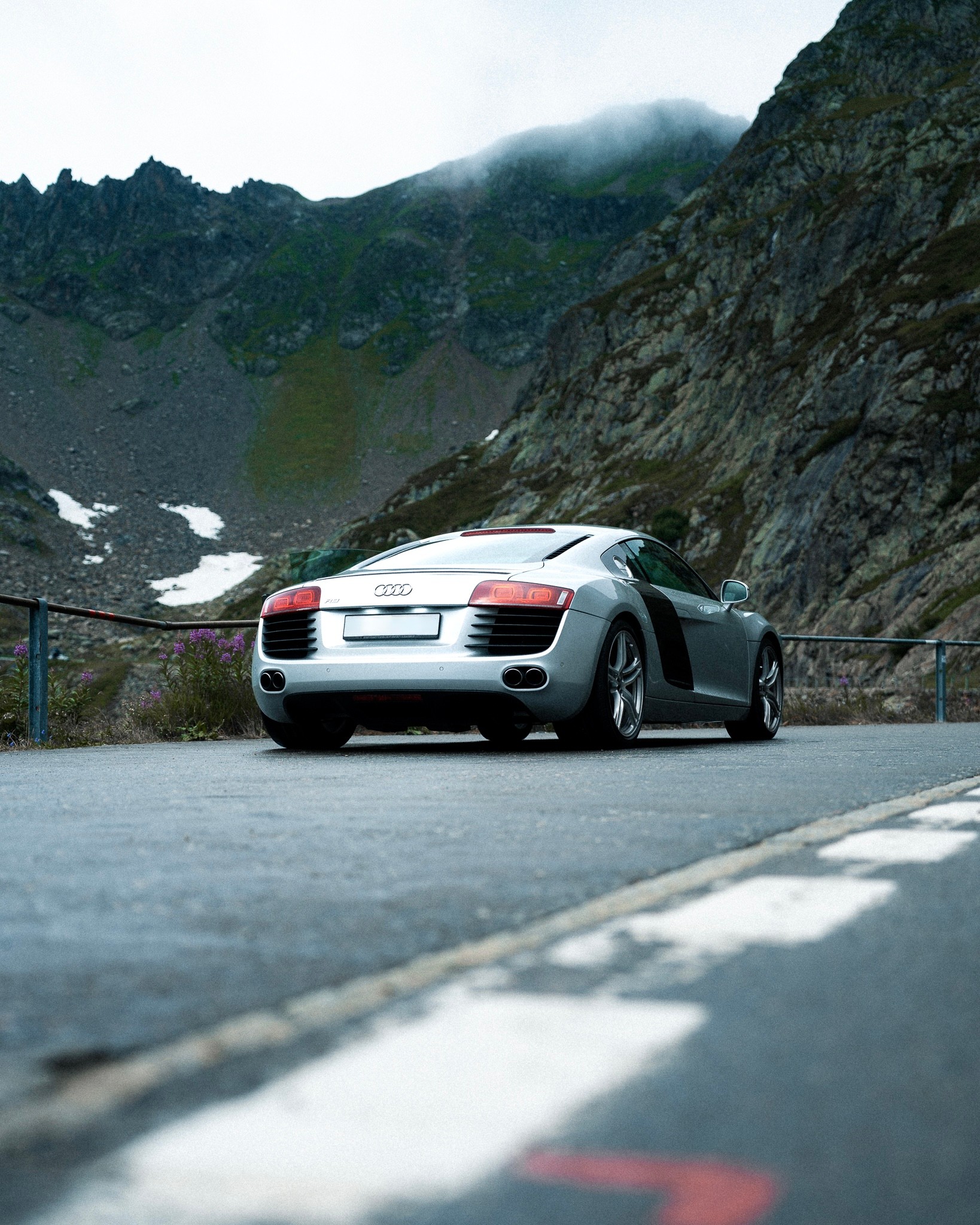 AUDI 4.2 FSI V8 quattro R-Tronic-image-4