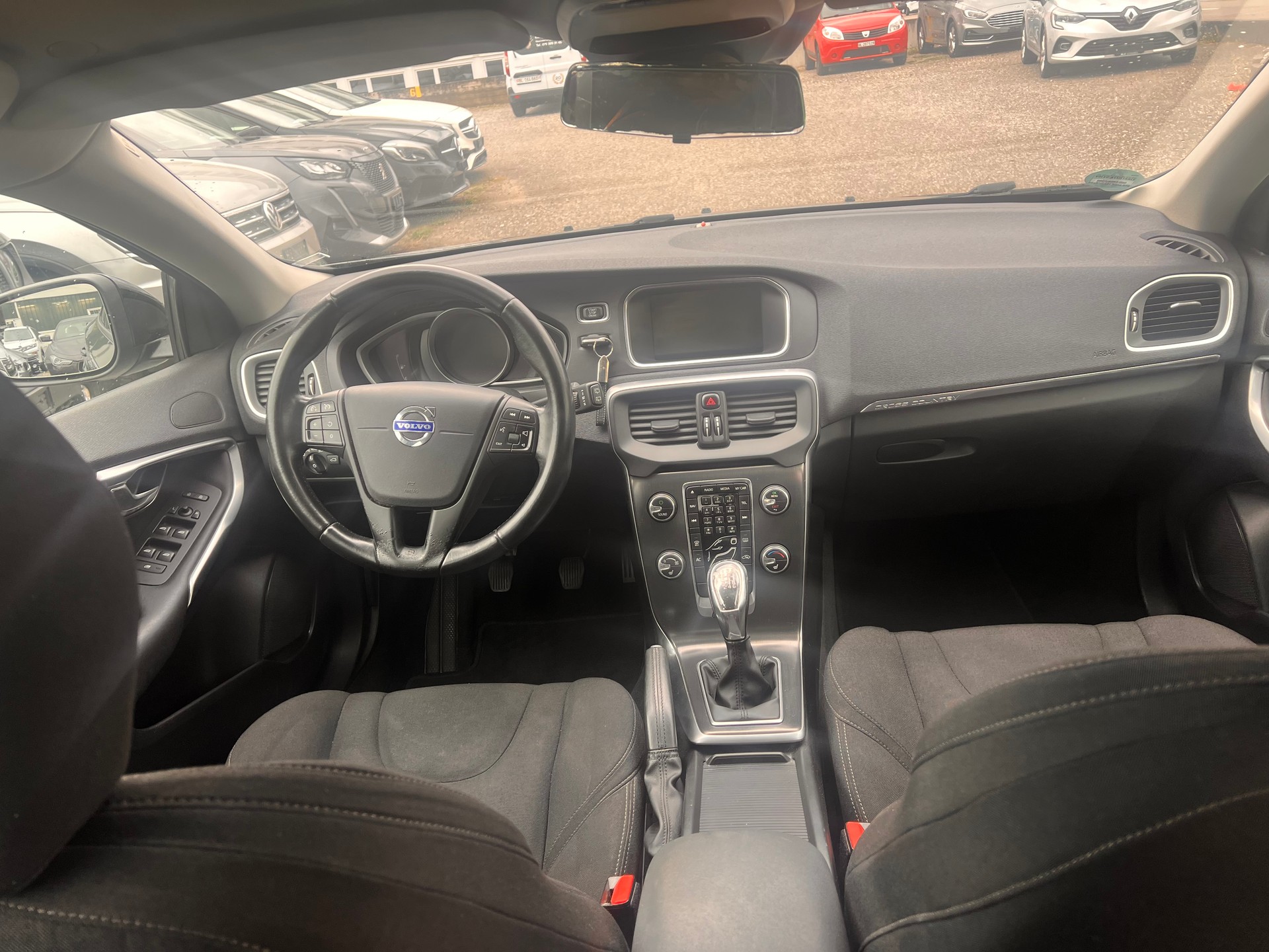 VOLVO V40 Cross Country D2 Kinetic-image-7