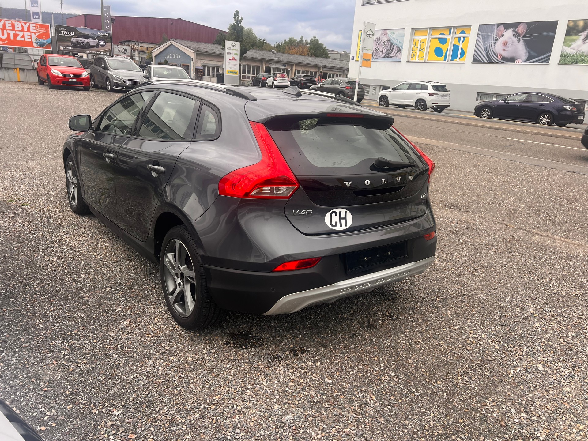 VOLVO V40 Cross Country D2 Kinetic-image-5