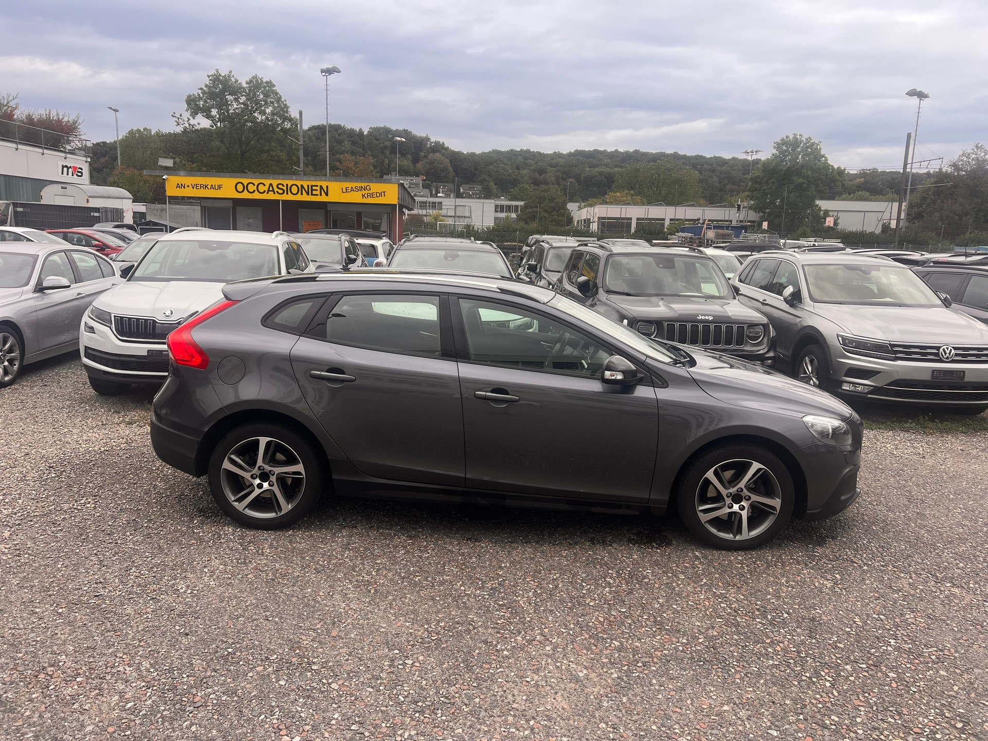 VOLVO V40 Cross Country D2 Kinetic-image-6