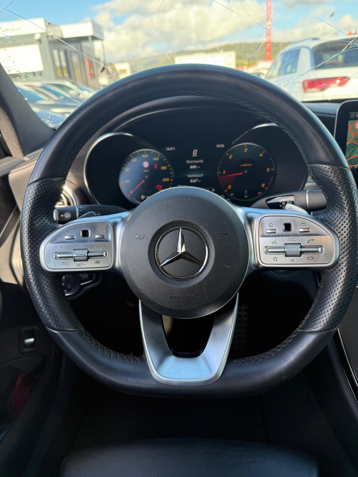 MERCEDES-BENZ C-Klasse W205 C 220 d AMG Line 4matic-image-9