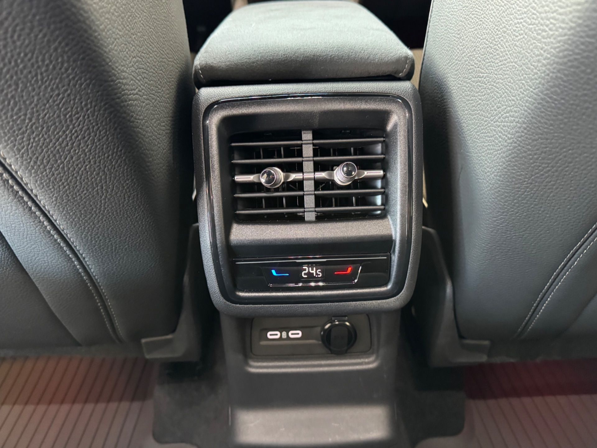 SKODA Kodiaq 2.0 TDI Sportline-image-23