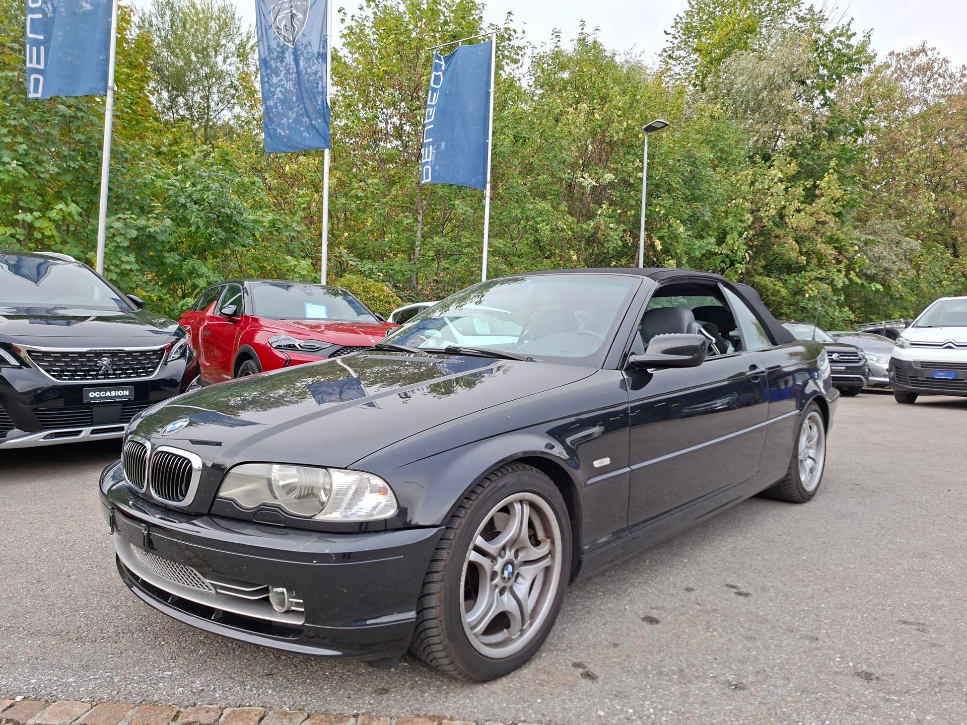 BMW 330Ci Cabriolet-image-2