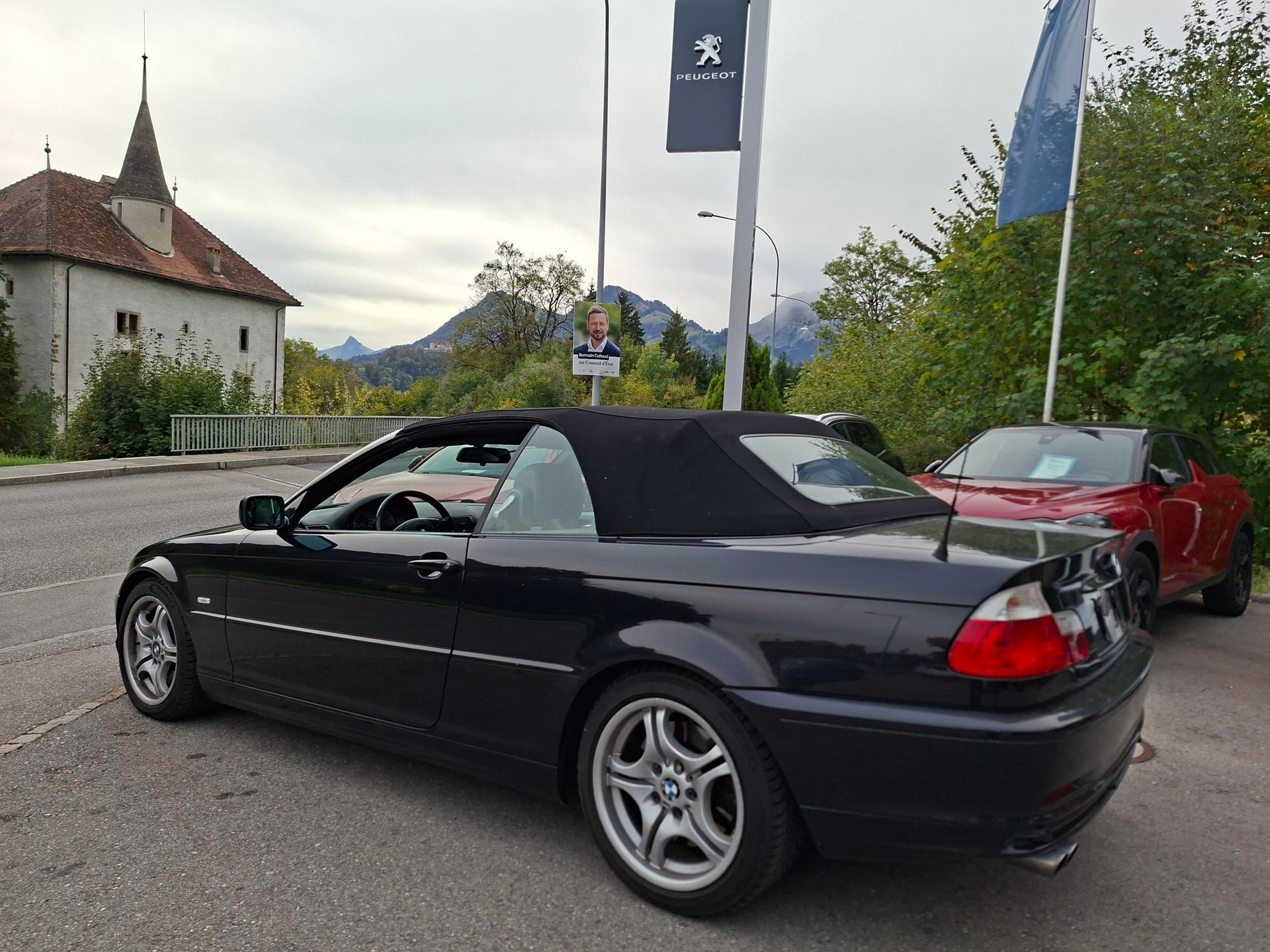 BMW 330Ci Cabriolet-image-1