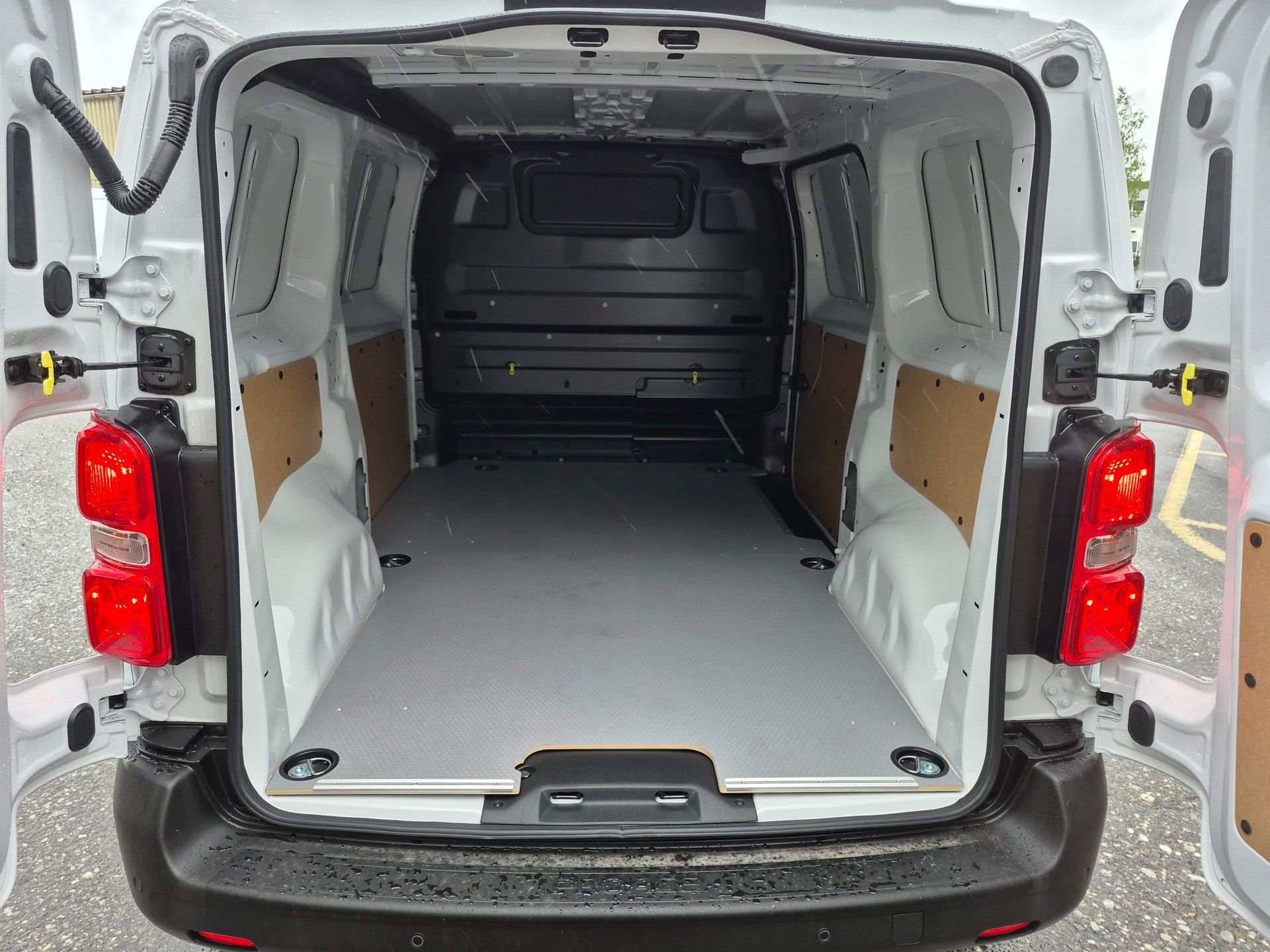 TOYOTA Proace EV 75kWh Medium Advanced Meister-image-8