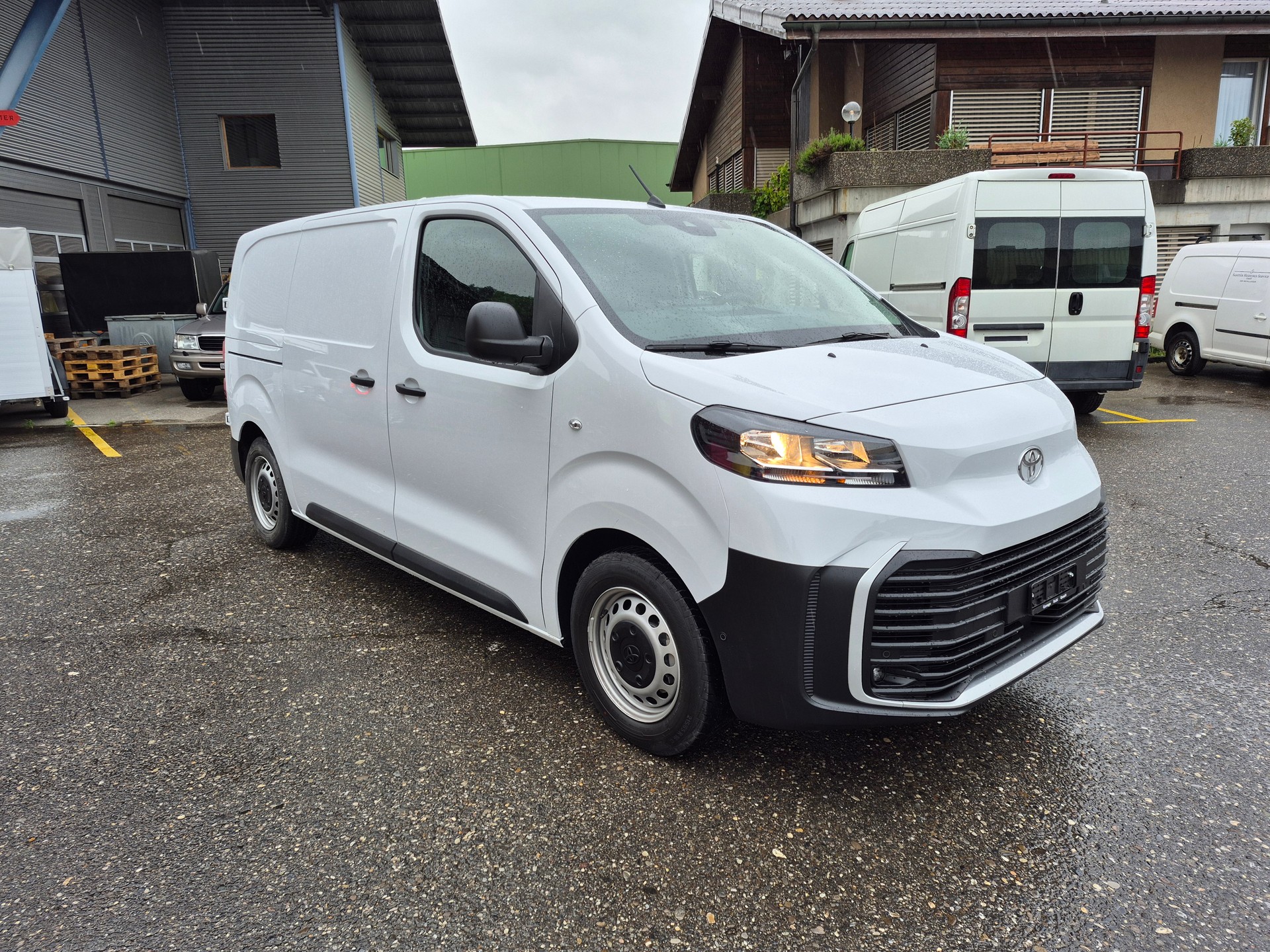 TOYOTA Proace EV 75kWh Medium Advanced Meister-image-2