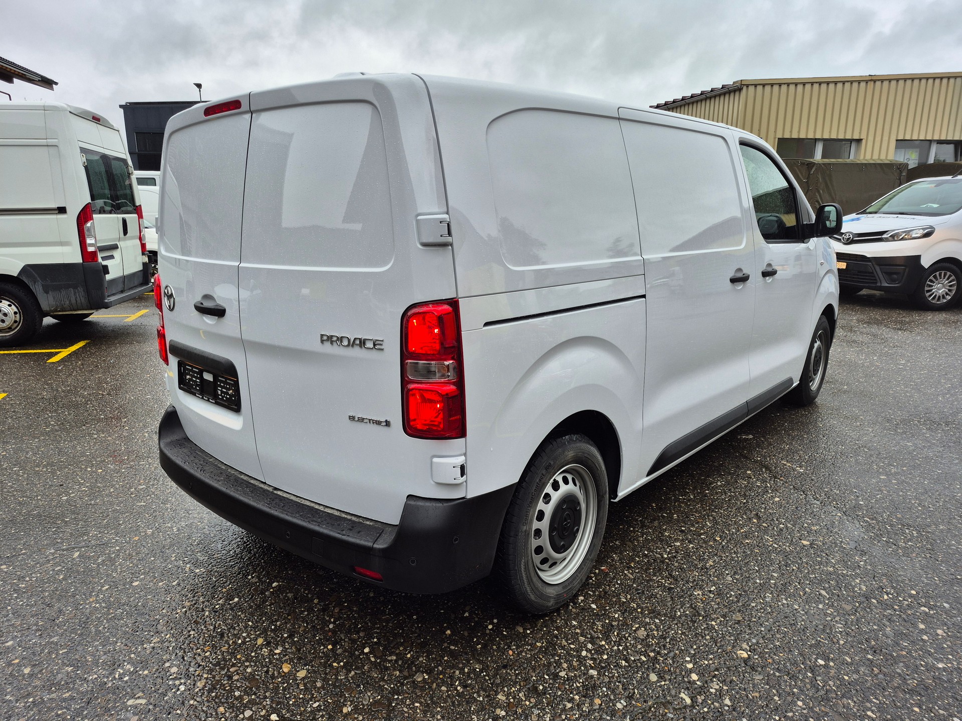 TOYOTA Proace EV 75kWh Medium Advanced Meister-image-4