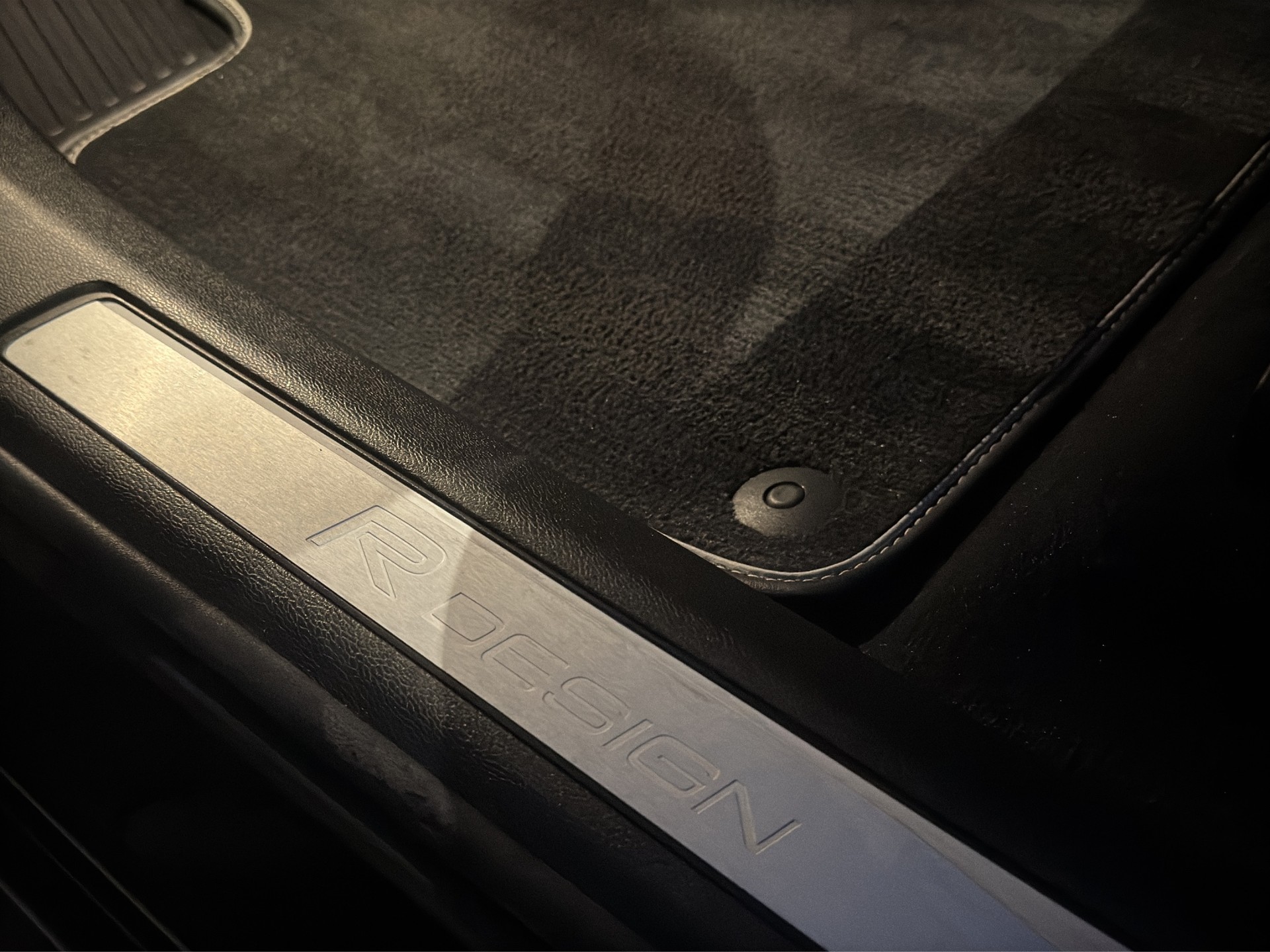 VOLVO XC60 T5 AWD R-Design Geartronic-image-24
