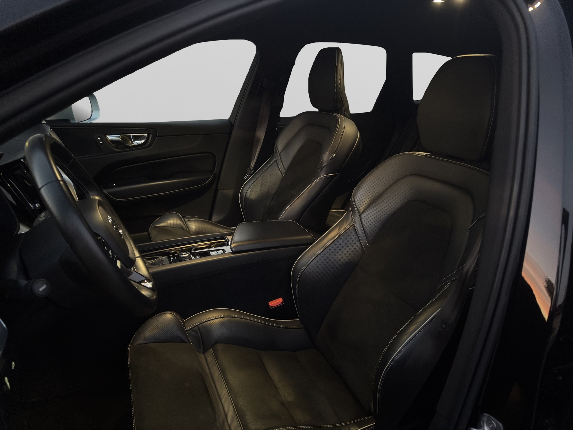 VOLVO XC60 T5 AWD R-Design Geartronic-image-8