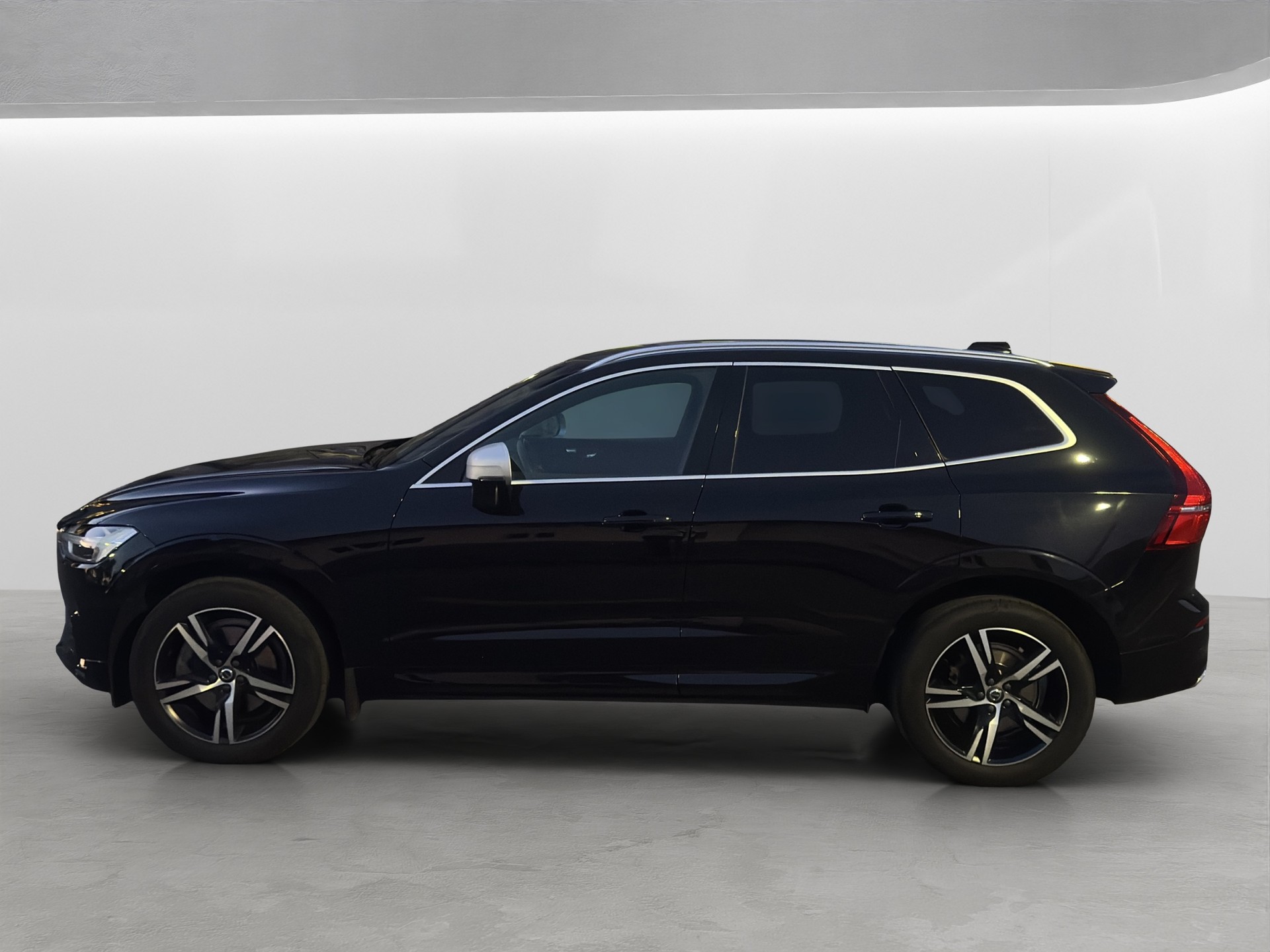 VOLVO XC60 T5 AWD R-Design Geartronic-image-3
