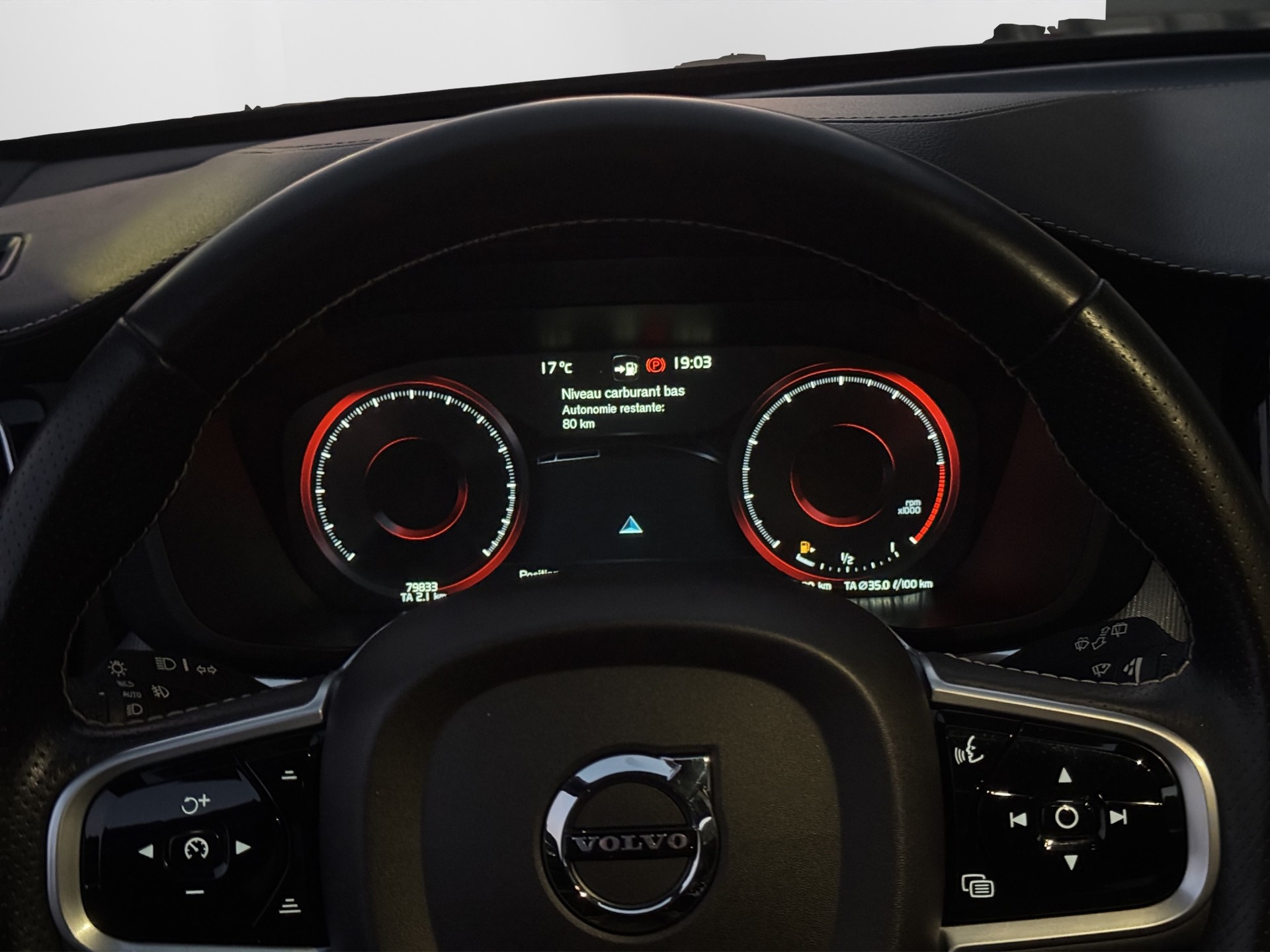 VOLVO XC60 T5 AWD R-Design Geartronic-image-11