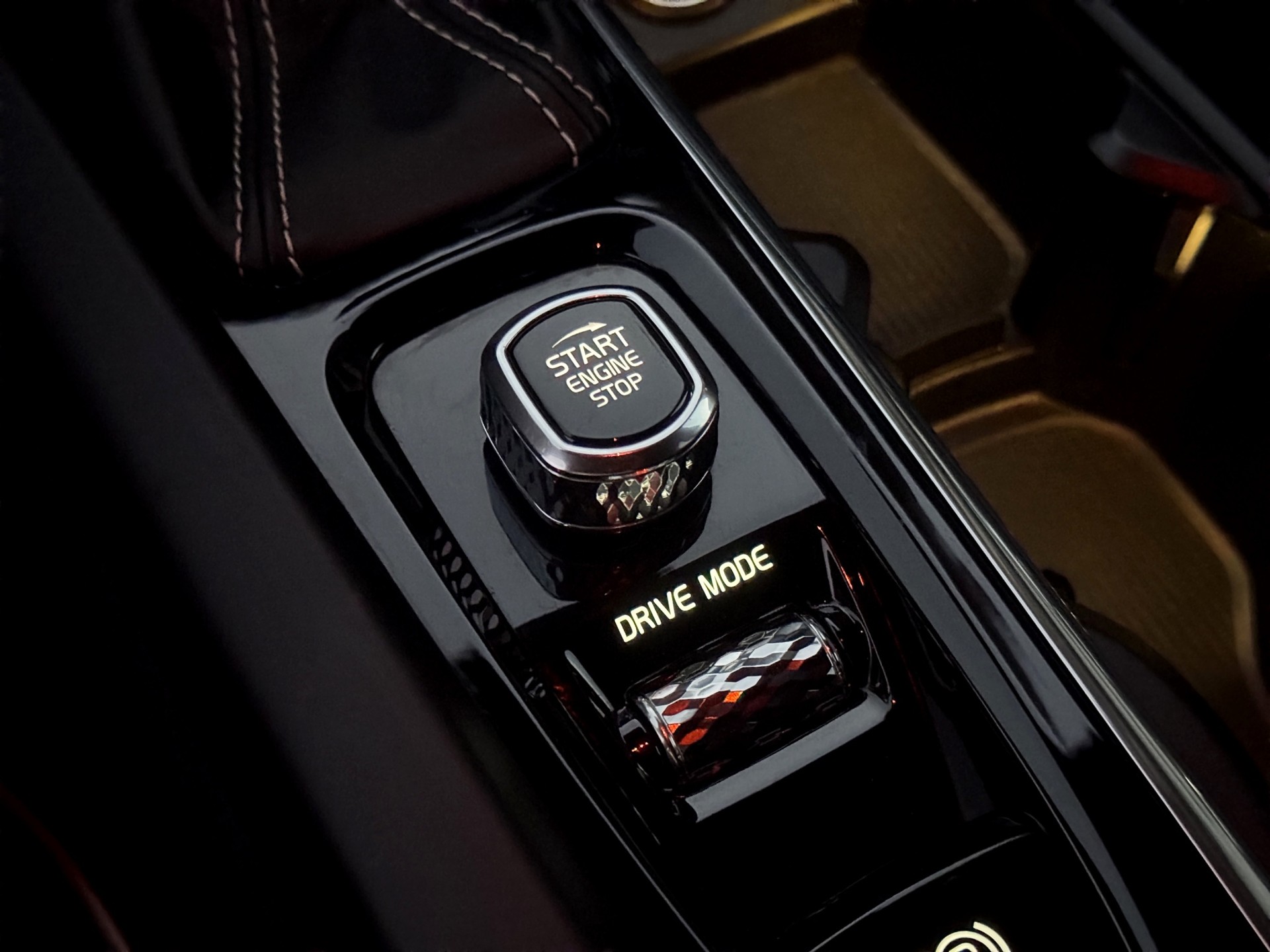 VOLVO XC60 T5 AWD R-Design Geartronic-image-14
