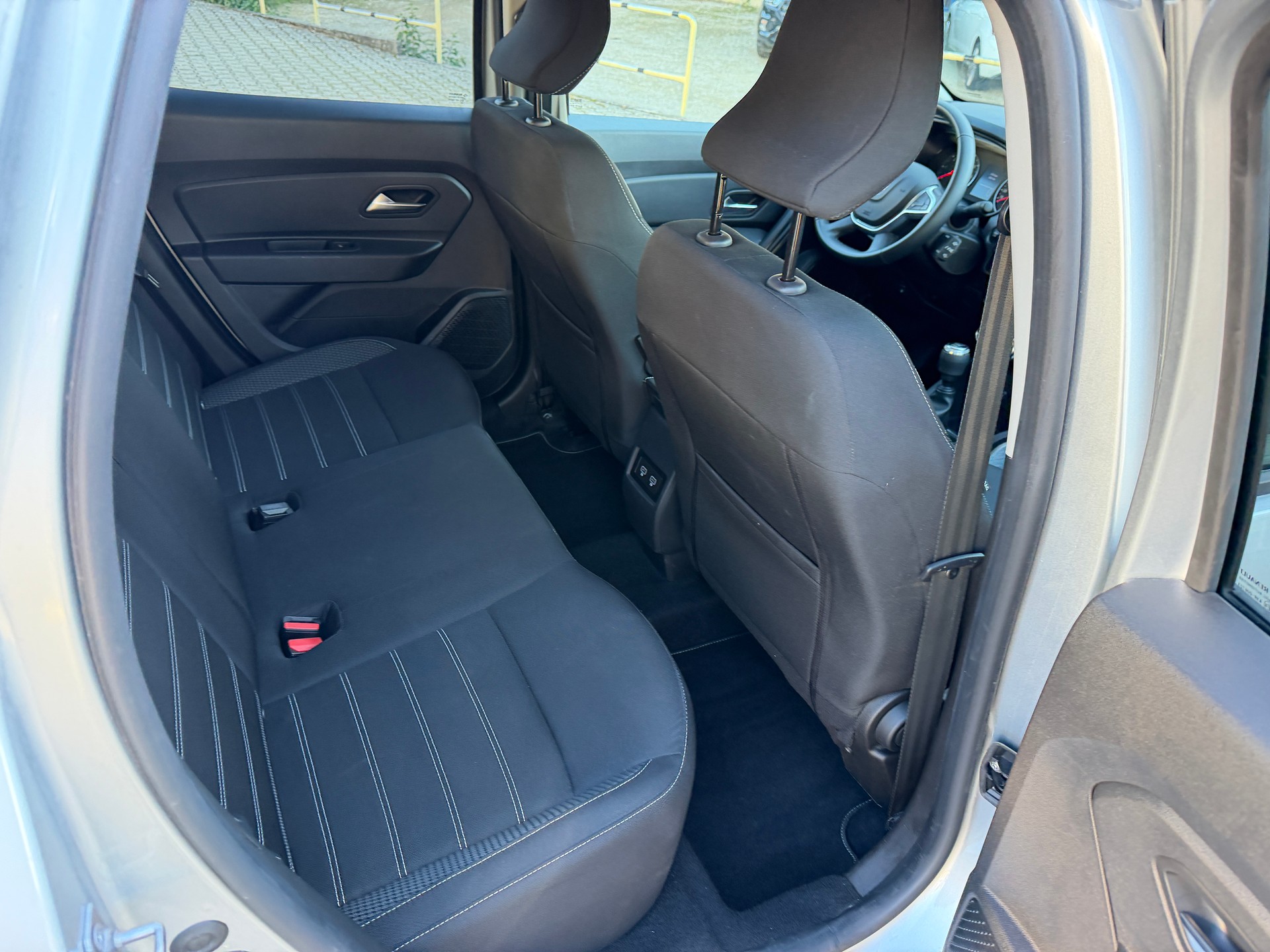 DACIA Duster 1.5 Blue dCi Prestige 4WD-image-8