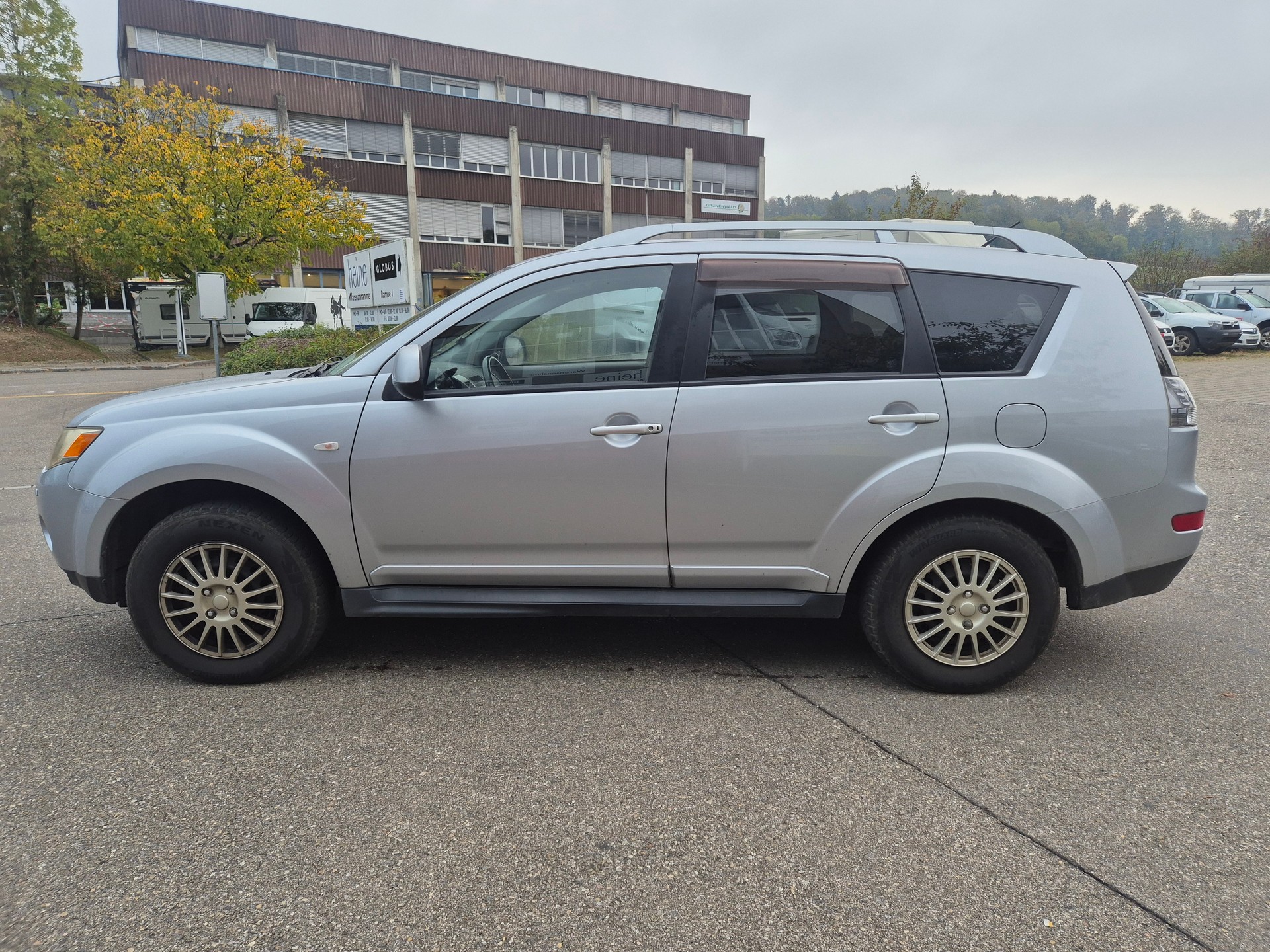 MITSUBISHI Outlander 2.4 Instyle 4WD CVT-image-3