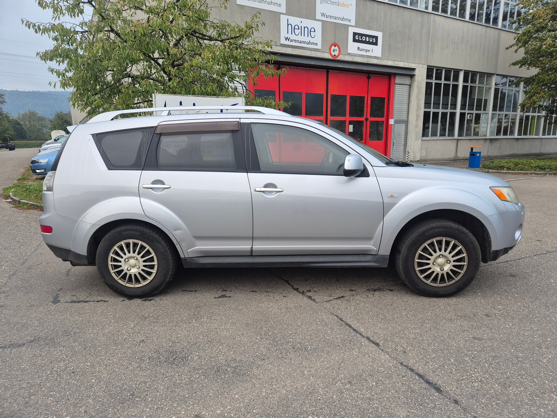 MITSUBISHI Outlander 2.4 Instyle 4WD CVT-image-4