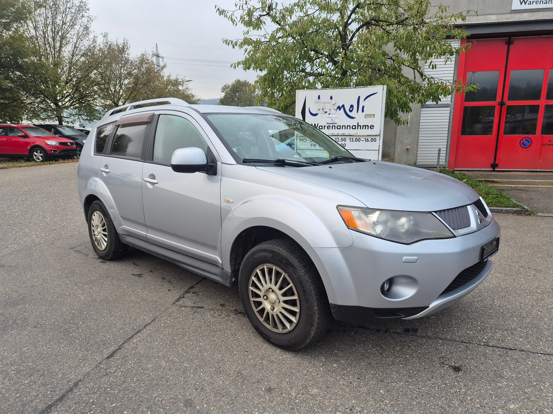 MITSUBISHI Outlander 2.4 Instyle 4WD CVT-image-2