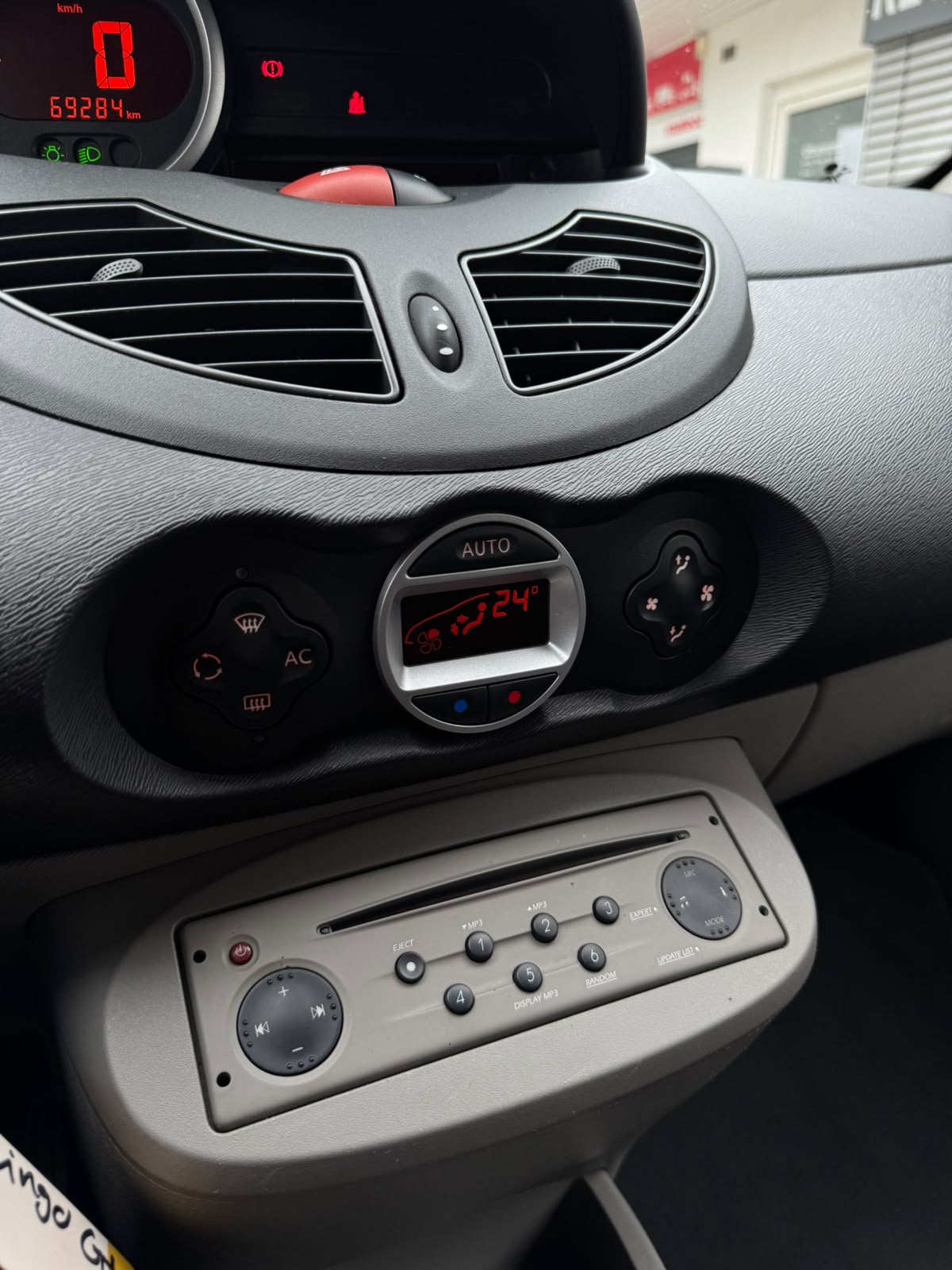 RENAULT Twingo 1.2 16V T GT-image-20