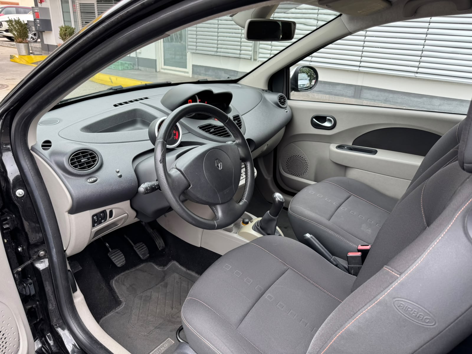 RENAULT Twingo 1.2 16V T GT-image-8
