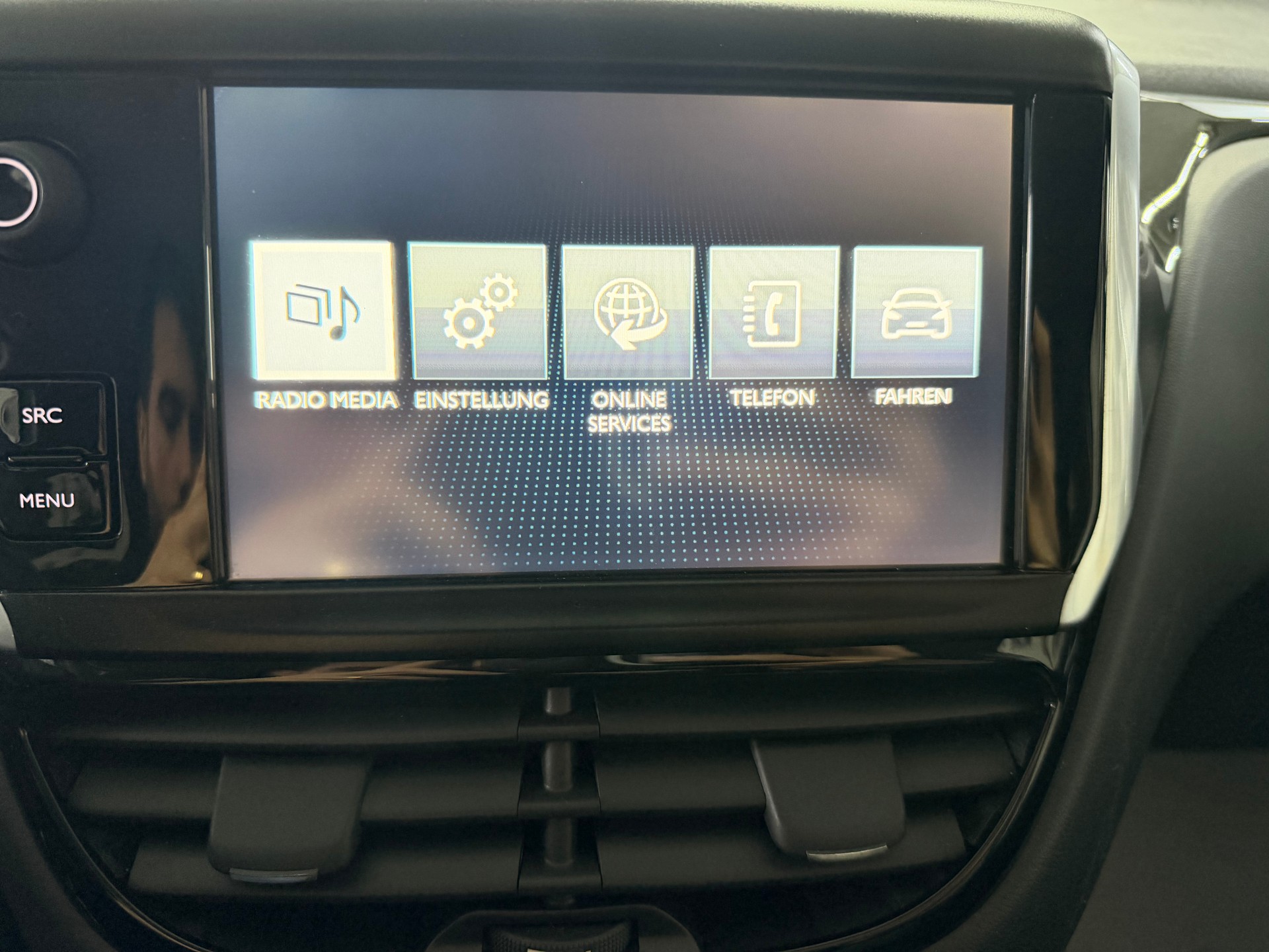PEUGEOT 208 1.2 PureTech Style-image-8