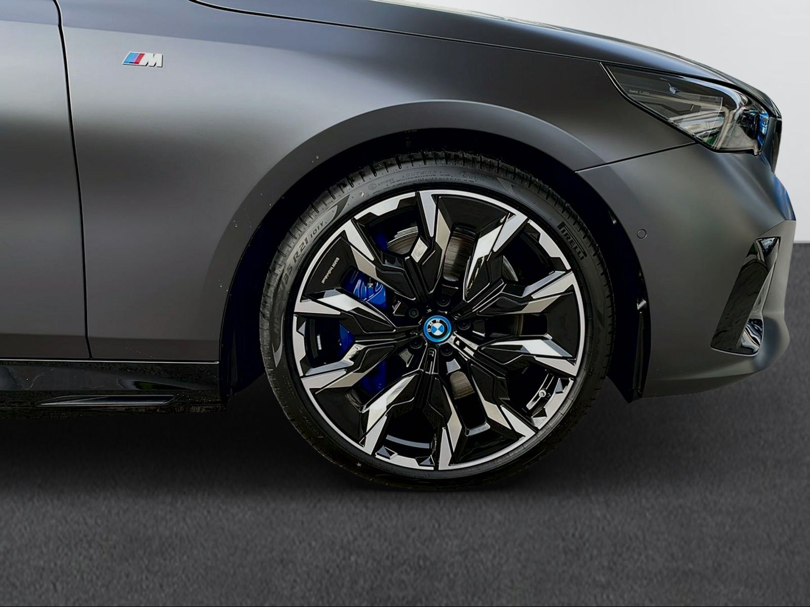 BMW i5 M60 xDrive M Sport Pro-image-5