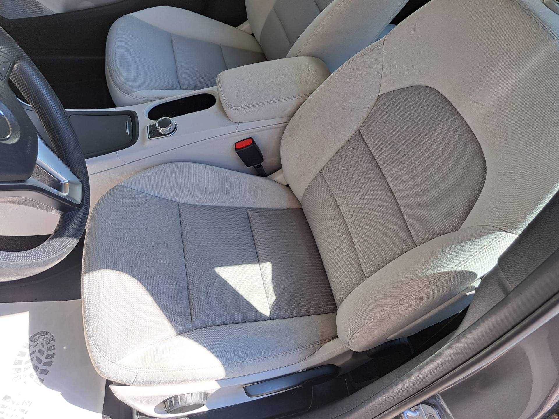 MERCEDES-BENZ B 220 4Matic 7G-DCT-image-6