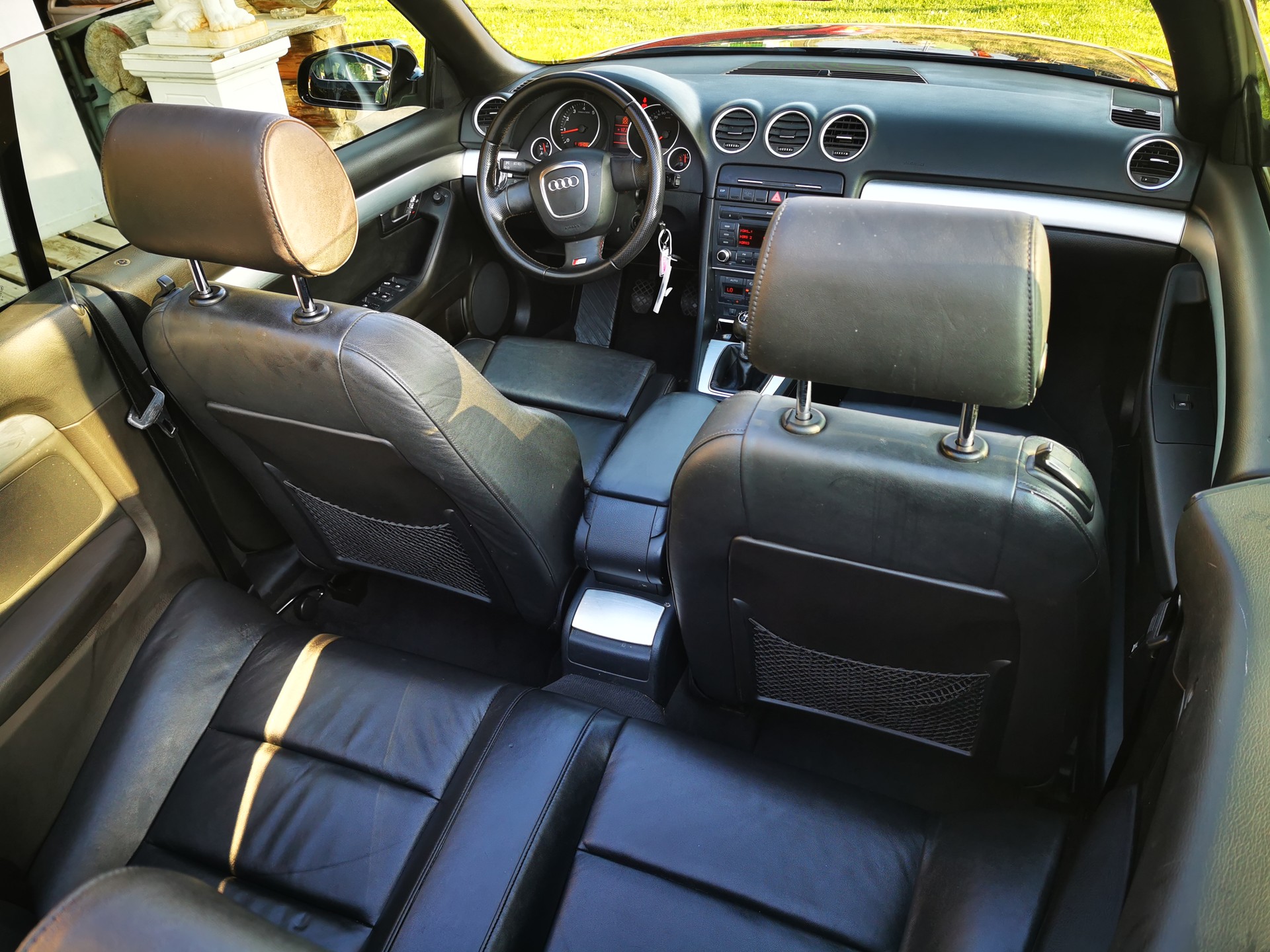 AUDI A4 Cabriolet 2.0T FSI-image-11