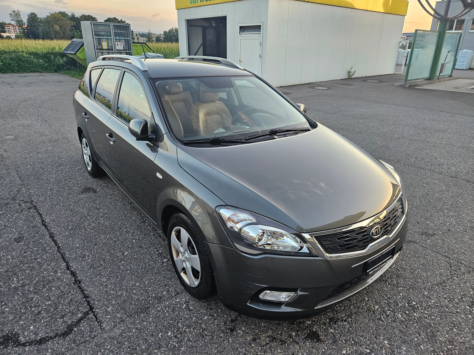 KIA Ceed Sporty Wagon 1.6 16V Classic-image-2