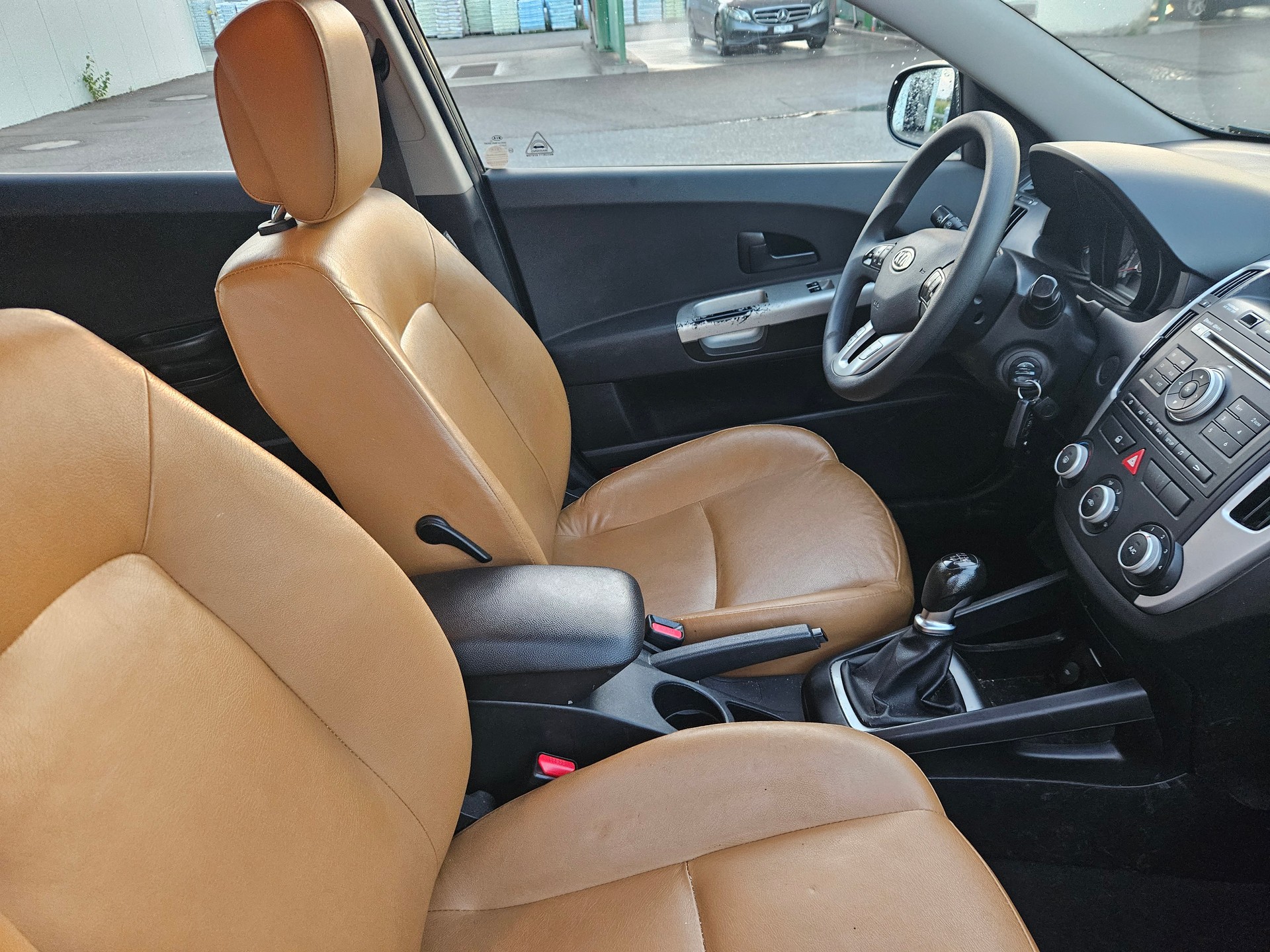KIA Ceed Sporty Wagon 1.6 16V Classic-image-15
