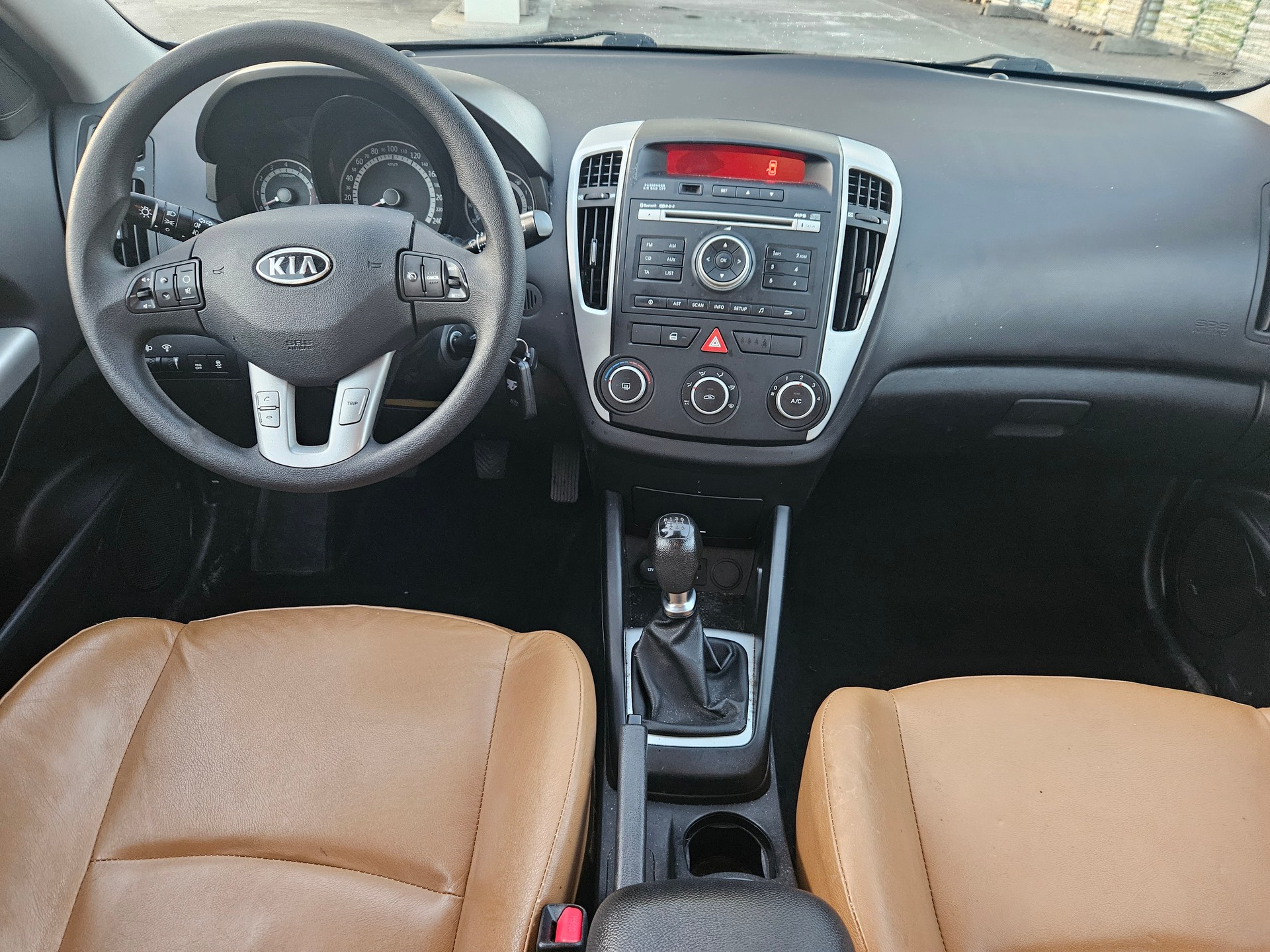 KIA Ceed Sporty Wagon 1.6 16V Classic-image-10