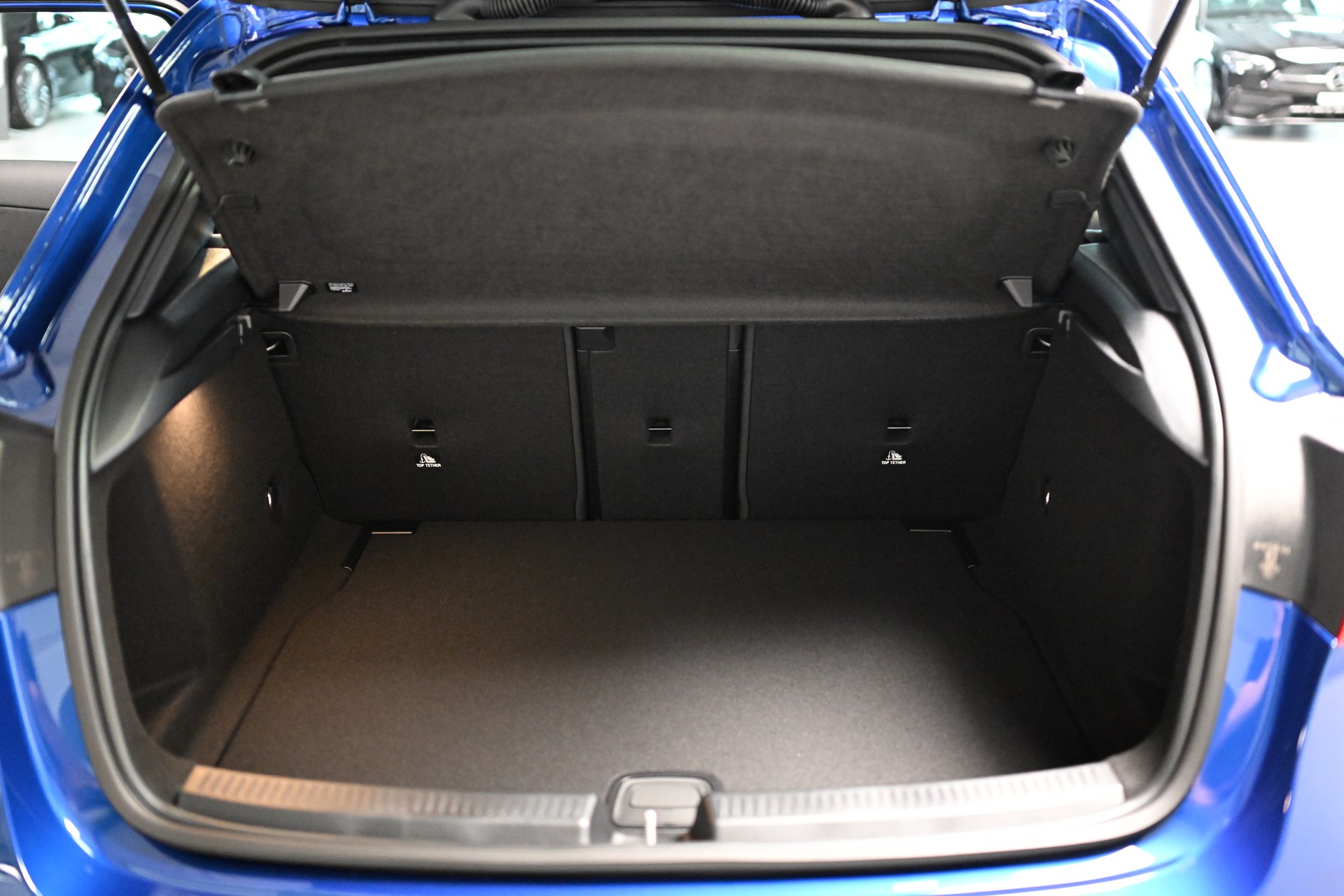 MERCEDES-BENZ A 180 7G-DCT-image-12