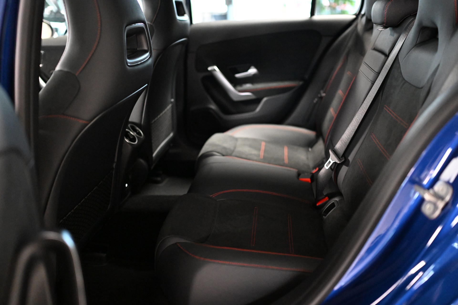 MERCEDES-BENZ A 180 7G-DCT-image-8