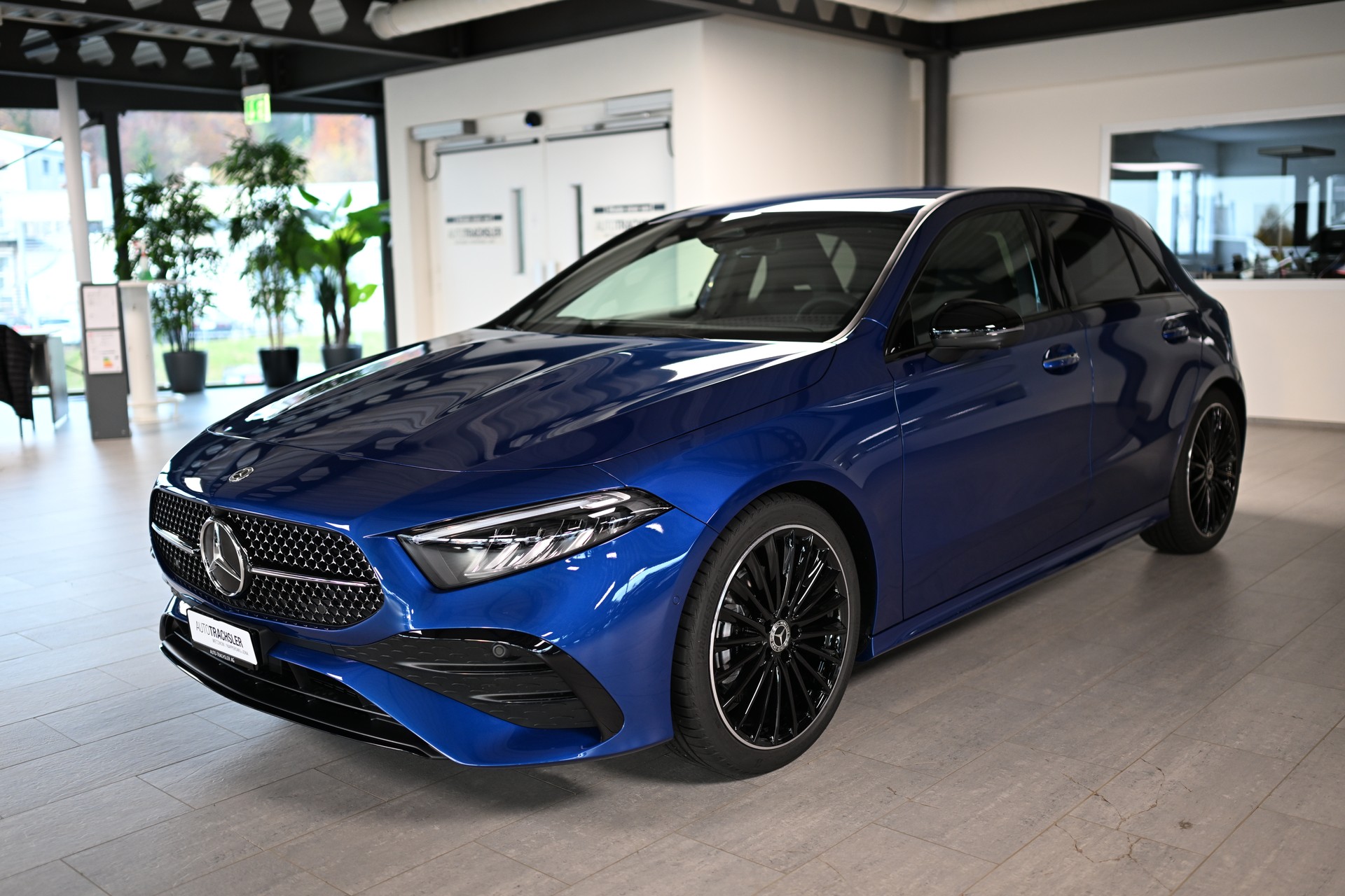 MERCEDES-BENZ A 180 7G-DCT-image-2