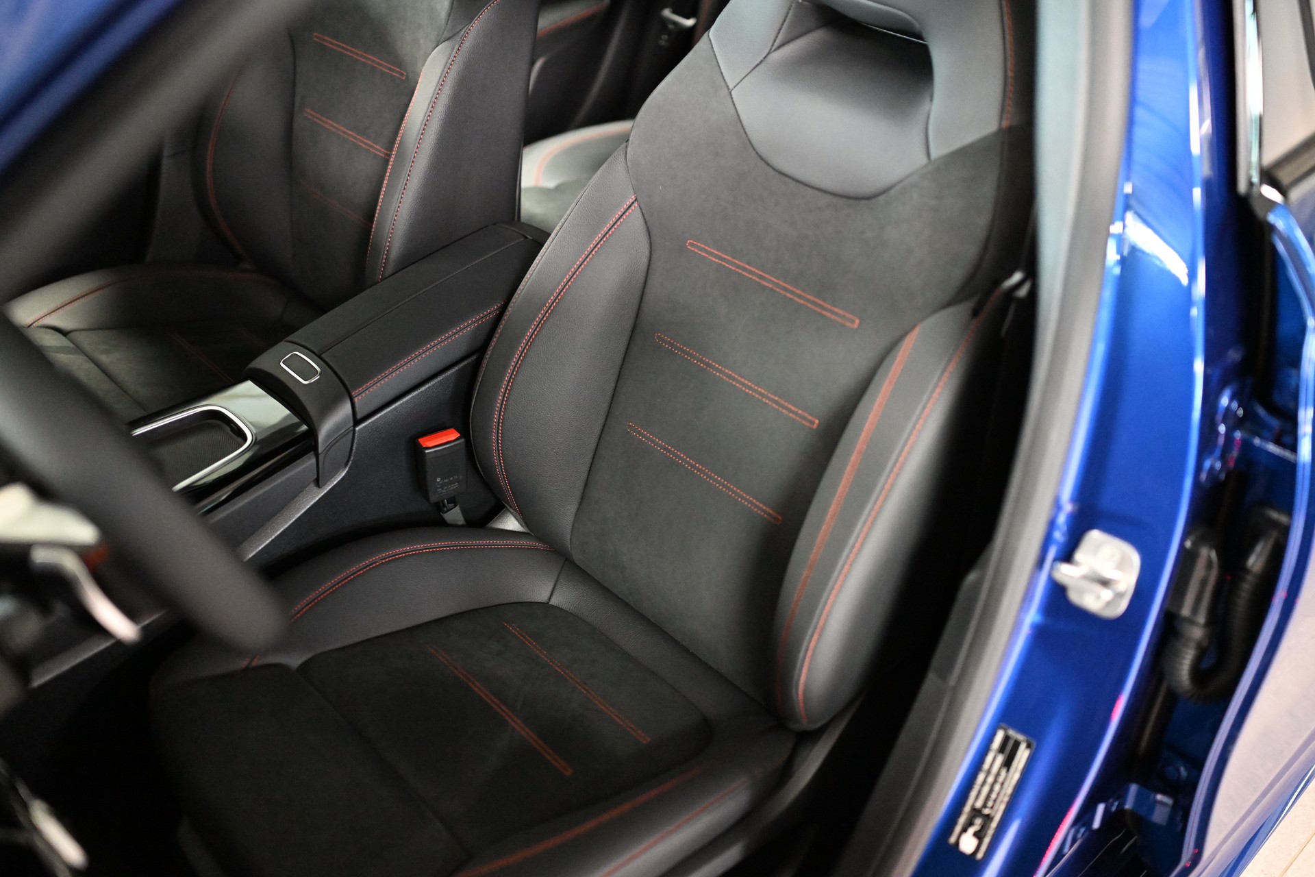 MERCEDES-BENZ A 180 7G-DCT-image-6