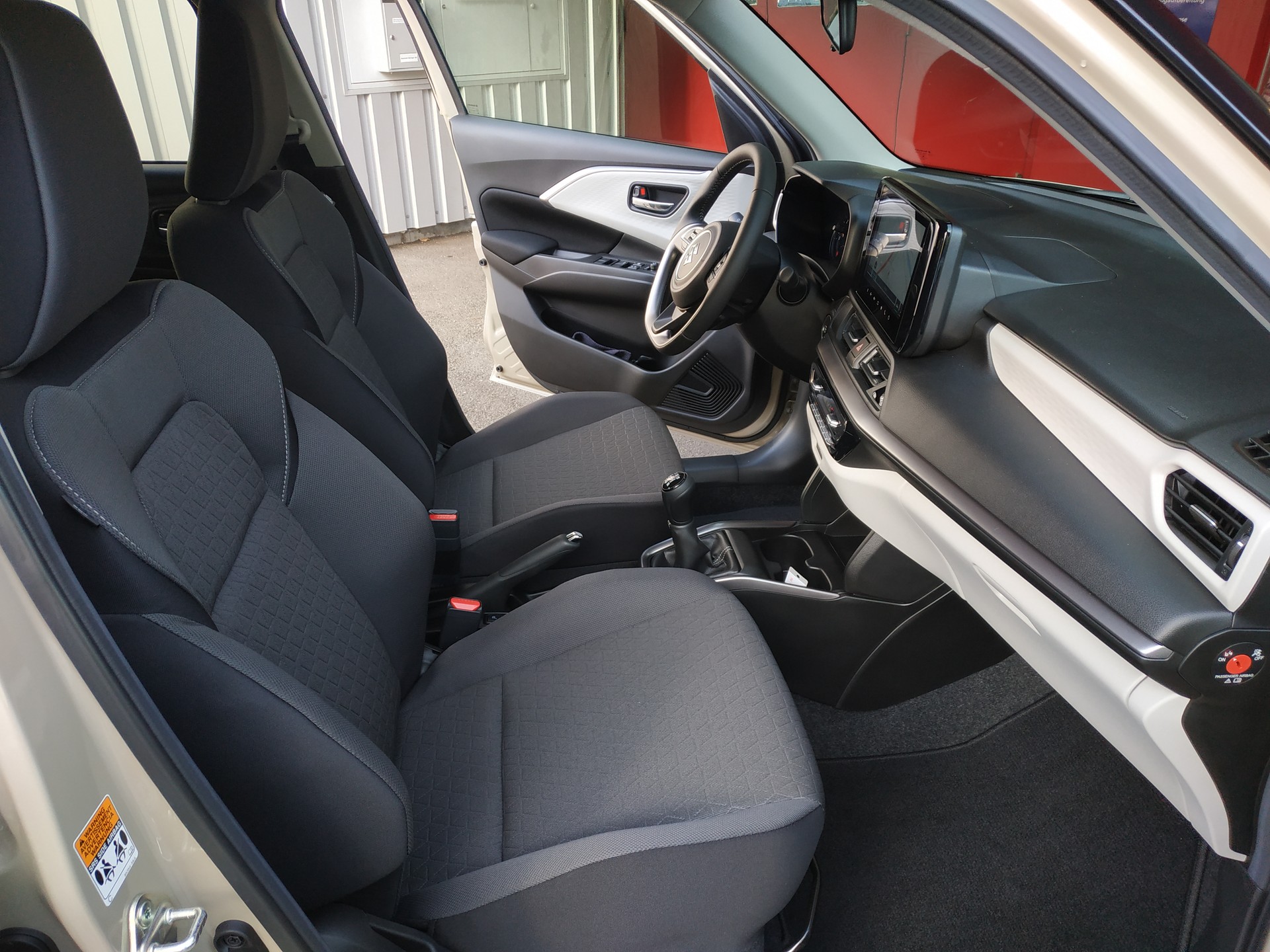 SUZUKI Swift 1.2 Compact Top Hybrid 4x4-image-12