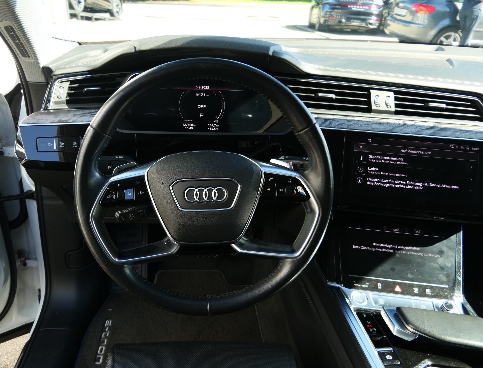 AUDI e-tron 55 Advanced quattro-image-7