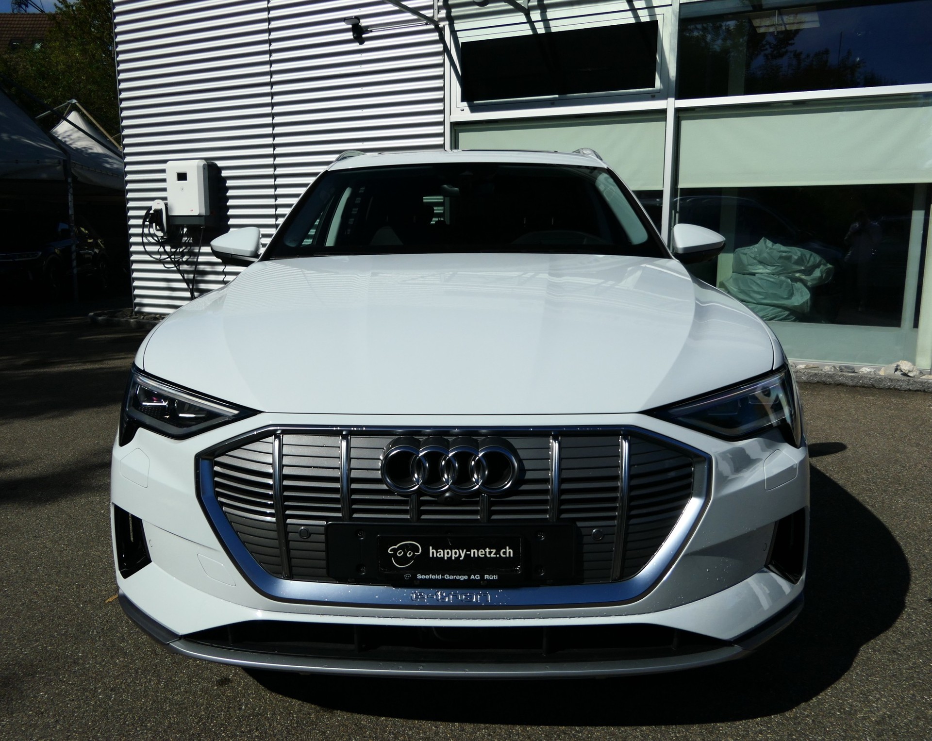 AUDI e-tron 55 Advanced quattro-image-1