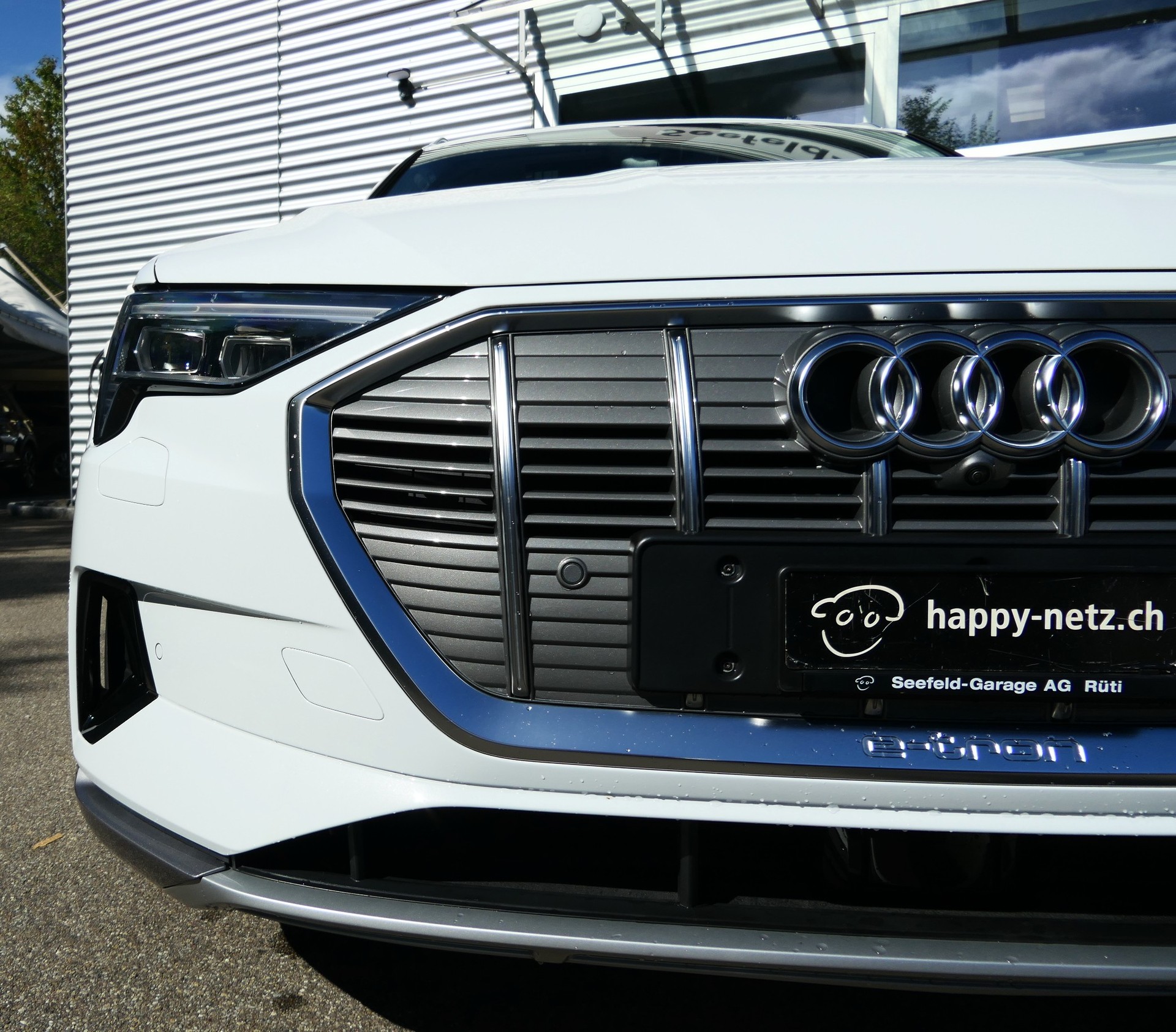 AUDI e-tron 55 Advanced quattro-image-2