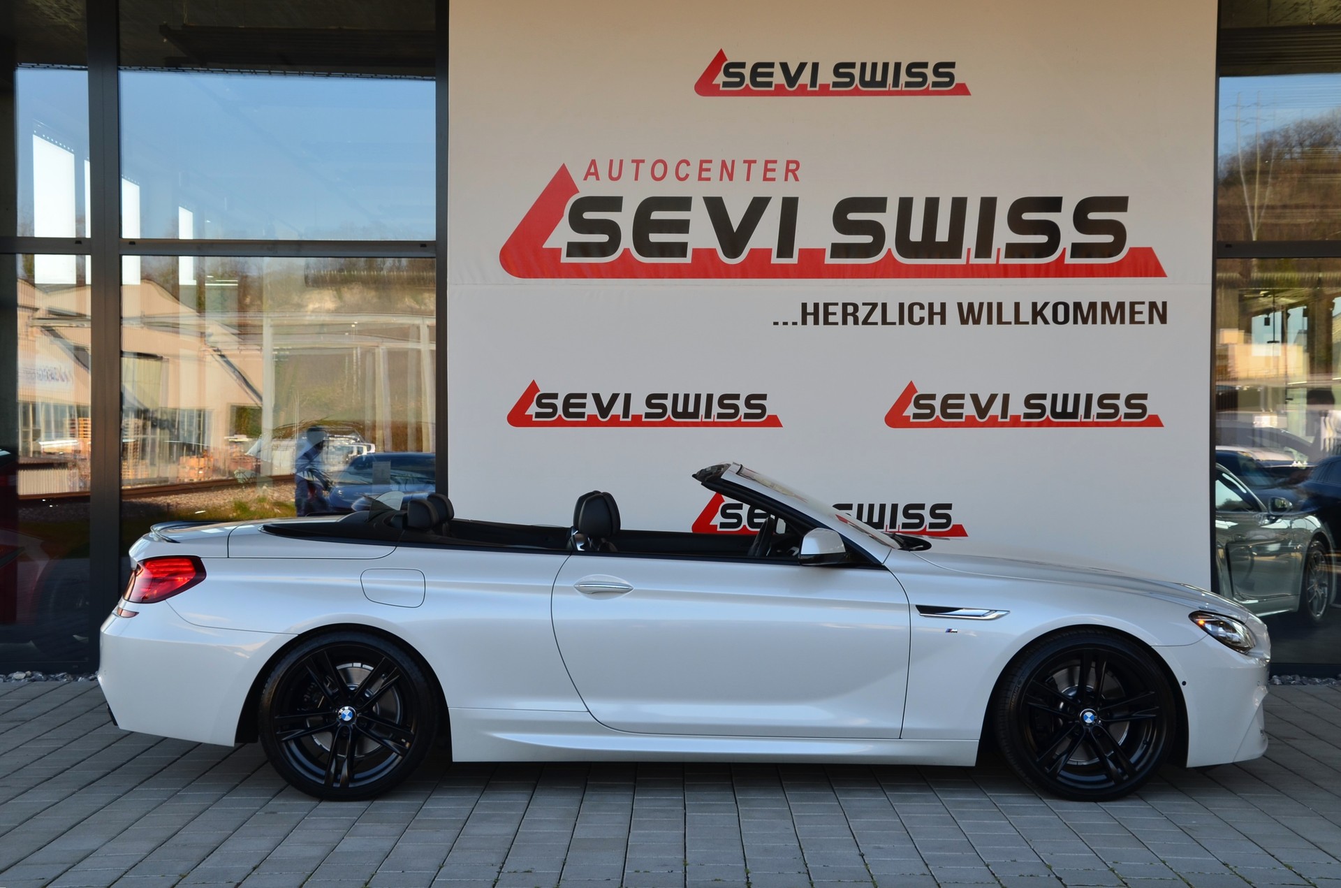 BMW 650i Cabrio xDrive M-Sportpaket*Frisch ab MFK, 1 Jahr oder 20000km Garantie inkl.*-image-2