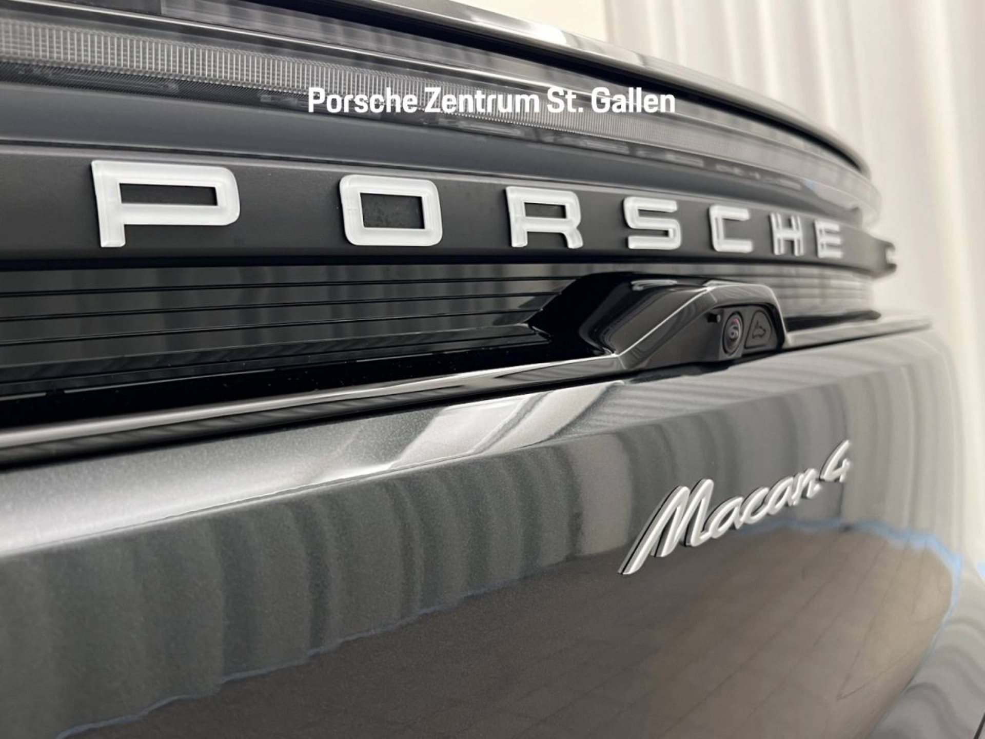 PORSCHE Macan 4-image-7