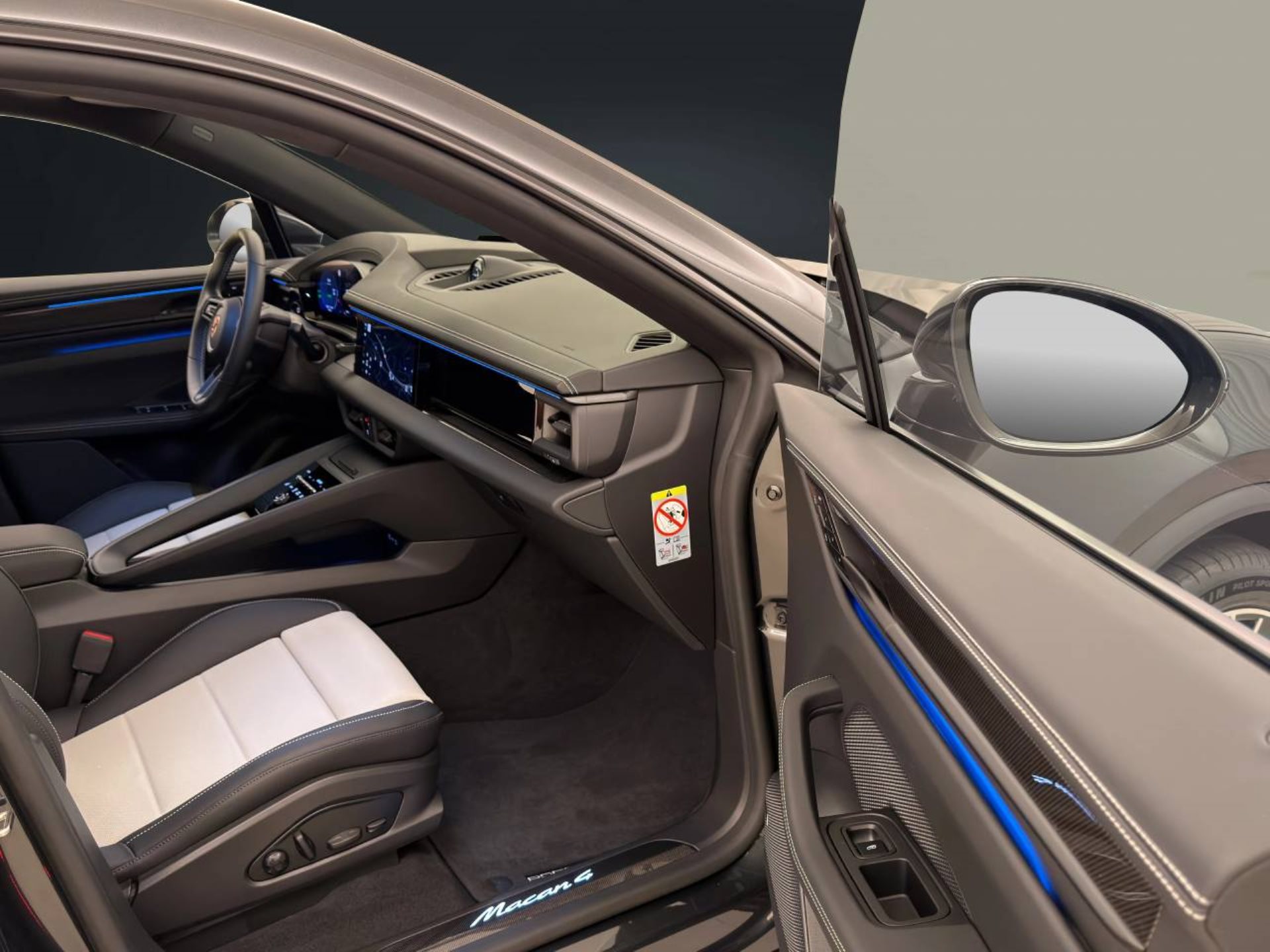 PORSCHE Macan 4-image-13