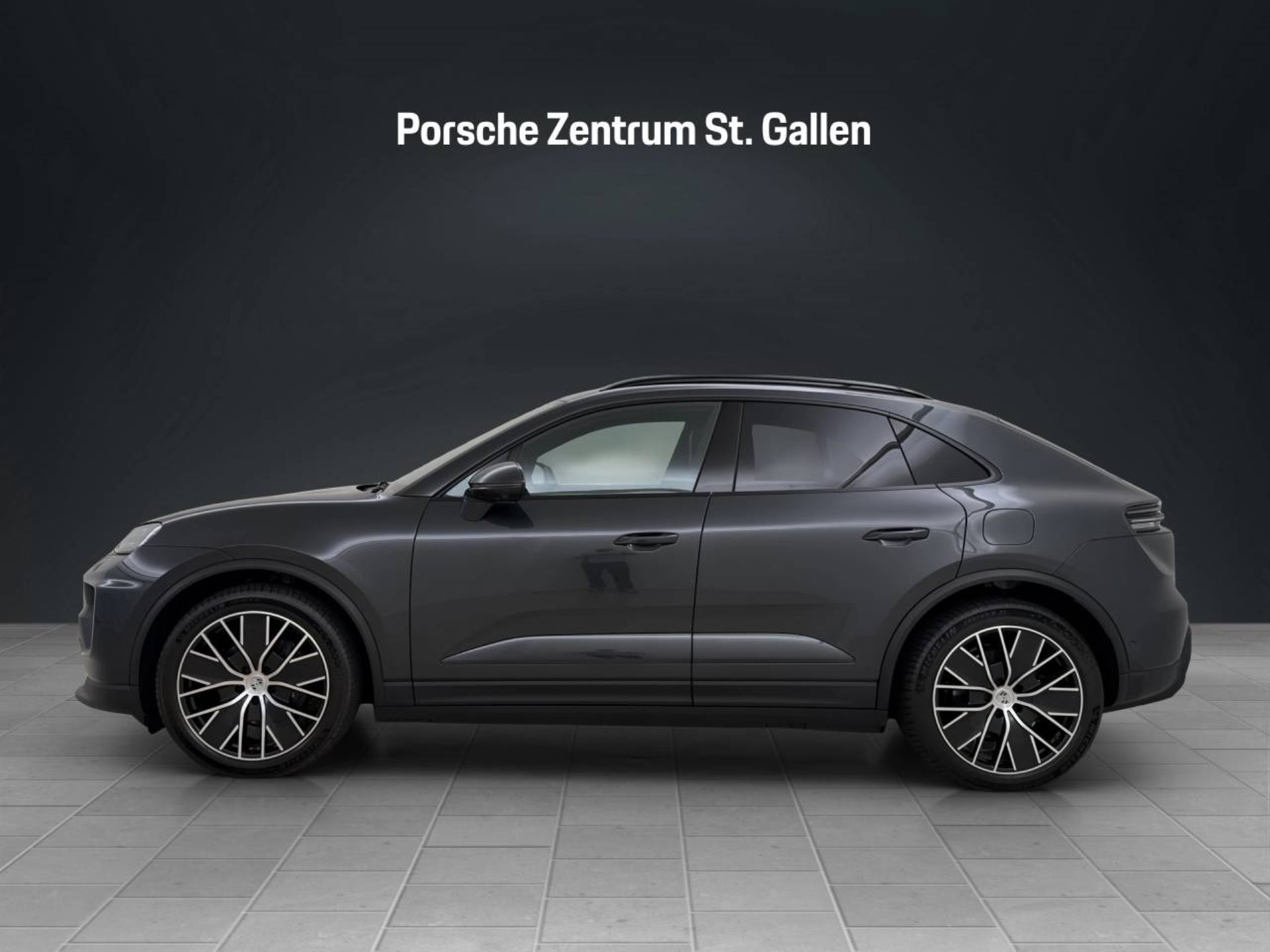 PORSCHE Macan 4-image-1