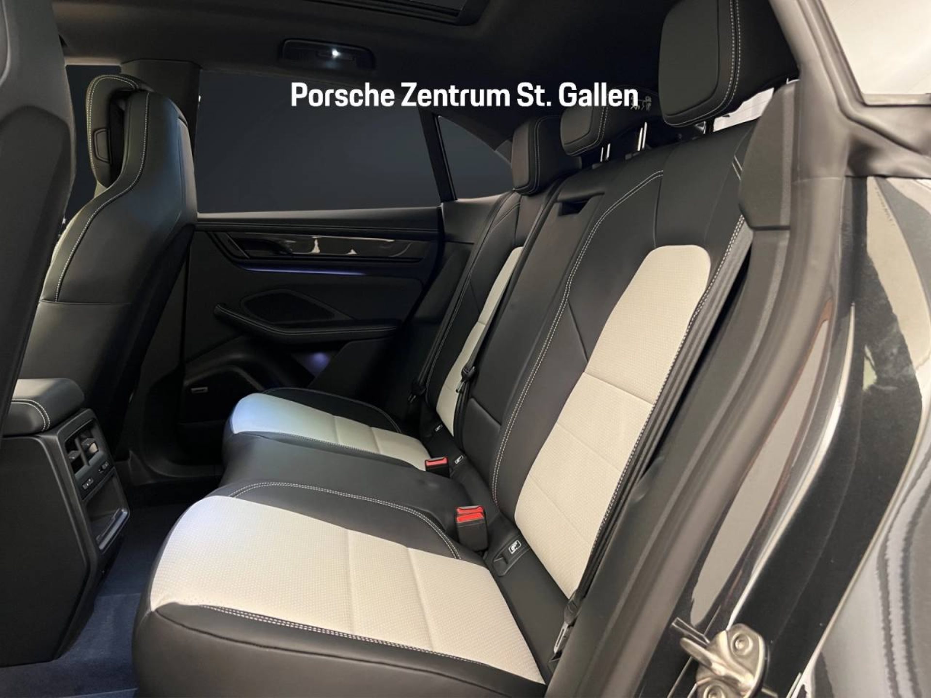 PORSCHE Macan 4-image-9