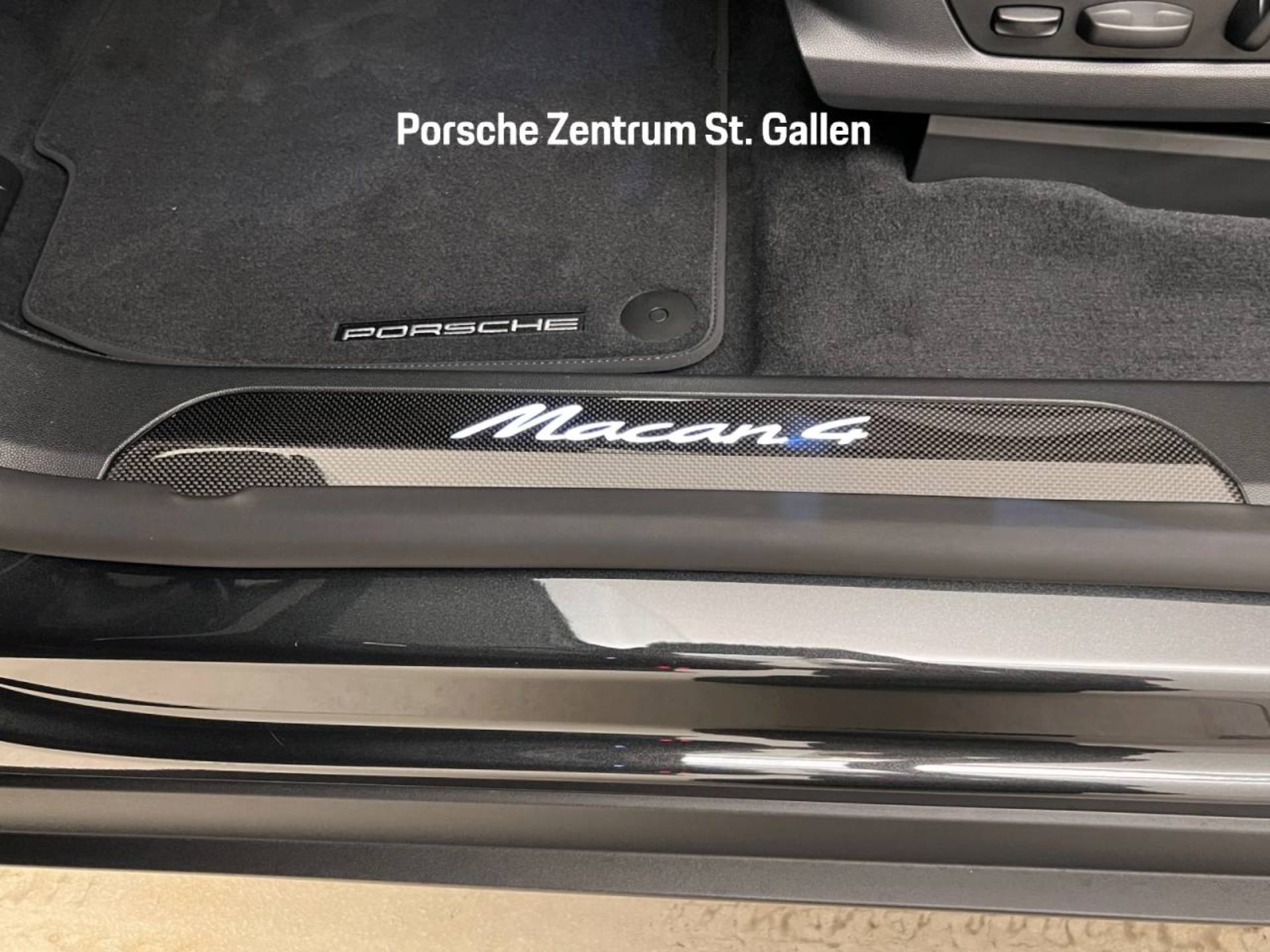 PORSCHE Macan 4-image-10