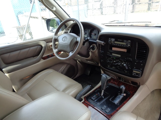 TOYOTA Land Cruiser 500 4.7 S.Saloon-image-10