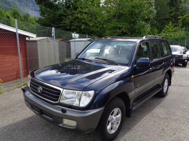 TOYOTA Land Cruiser 500 4.7 S.Saloon