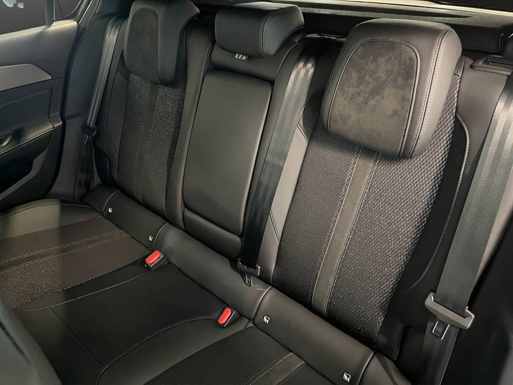PEUGEOT 308 1.6 PHEV 180 GT-image-8