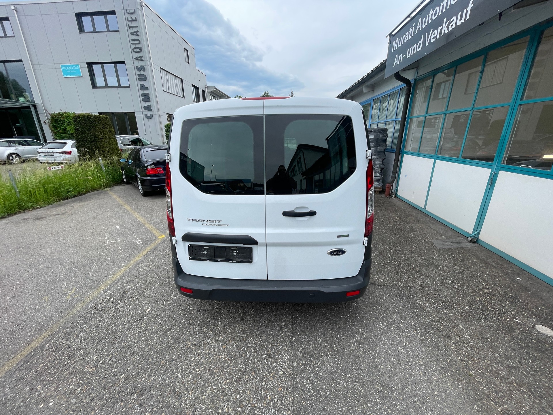 FORD TRANSIT CONNECT-image-4