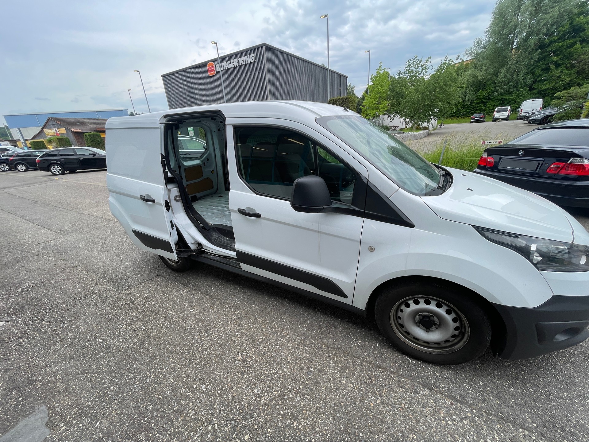 FORD TRANSIT CONNECT-image-6