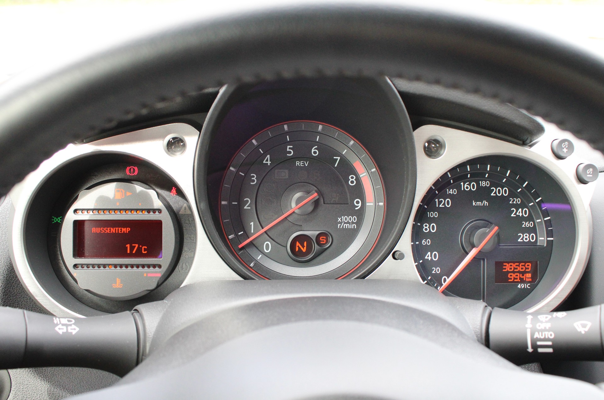 NISSAN 370 Z Pack Final Edition-image-14